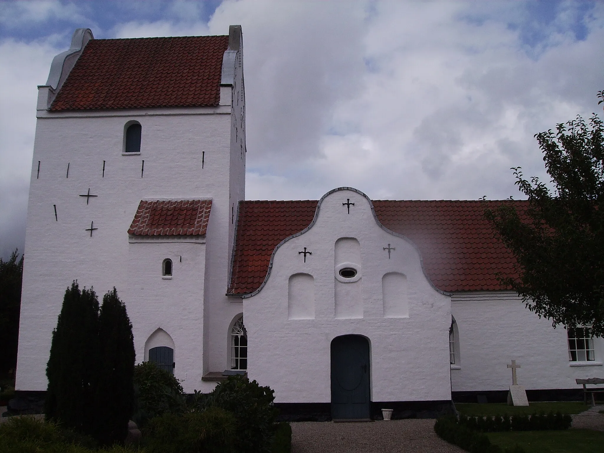 Photo showing: Højby Kirke fra syd, Højby Sogn, Åsum Herred, Odense Amt, Denmark (Danish Church)