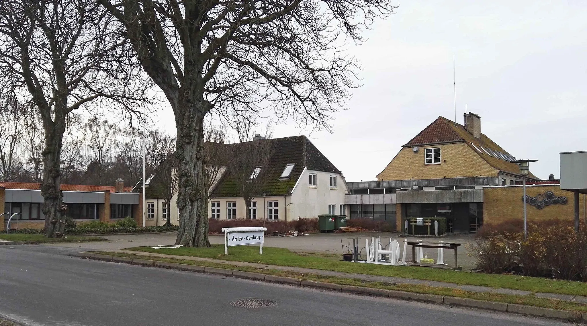 Photo showing: Den tidligere Årslev Kommunes rådhus på Bystævnet 21