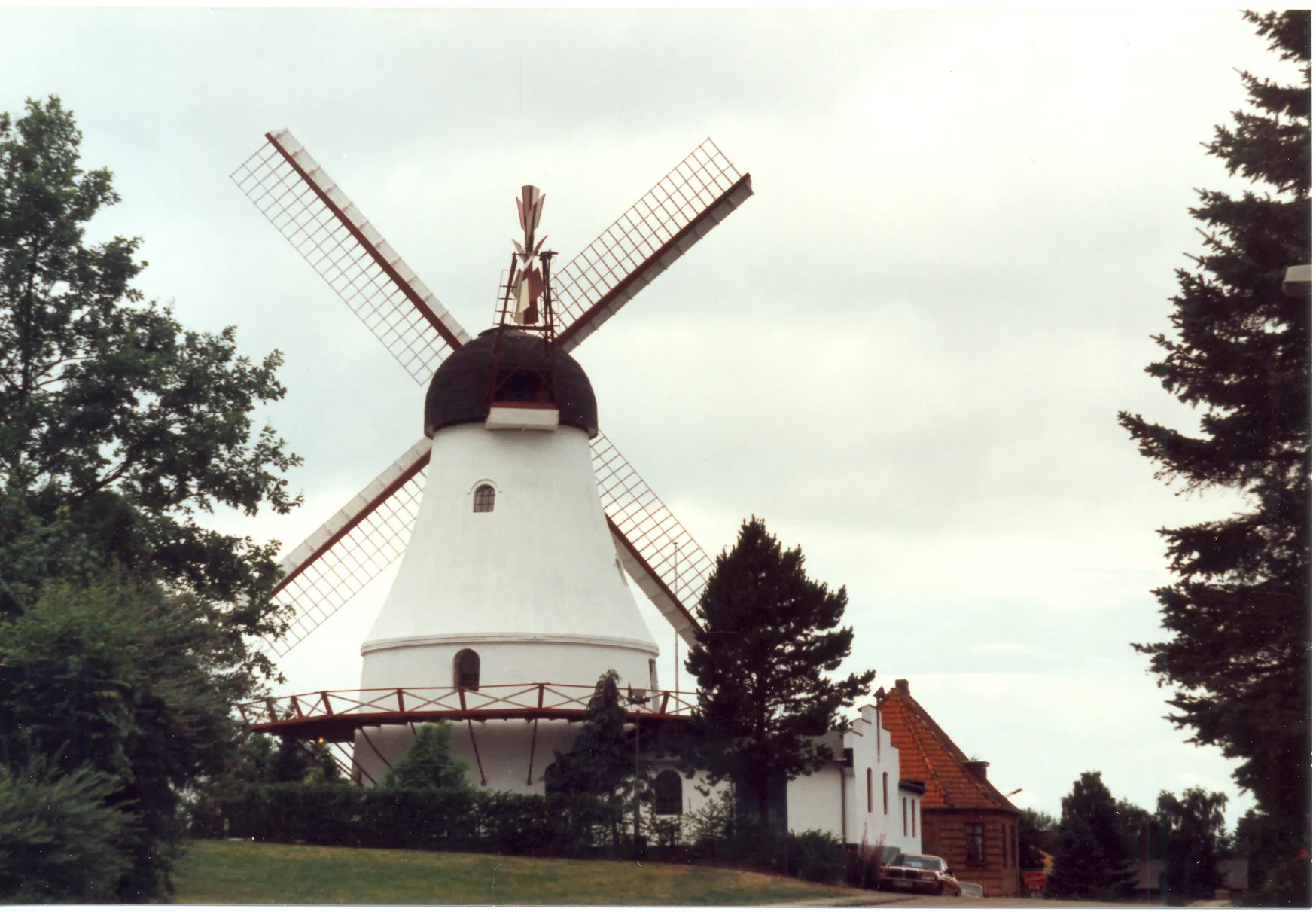 Photo showing: The Windmill in Vejle, Denmark, in July 1989