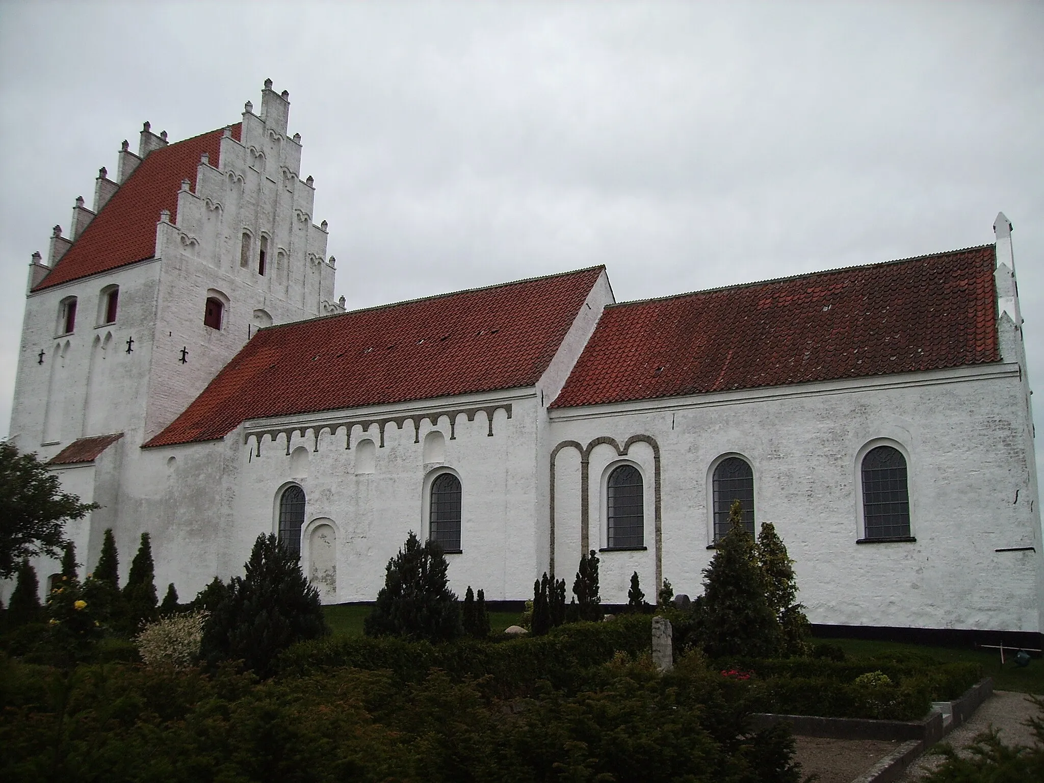 Photo showing: Kærum Kirke, Kærum Sogn, Båg Herred, Odense Amt, Denmark (Danish Church) - Kærum Kirke fra sydøst