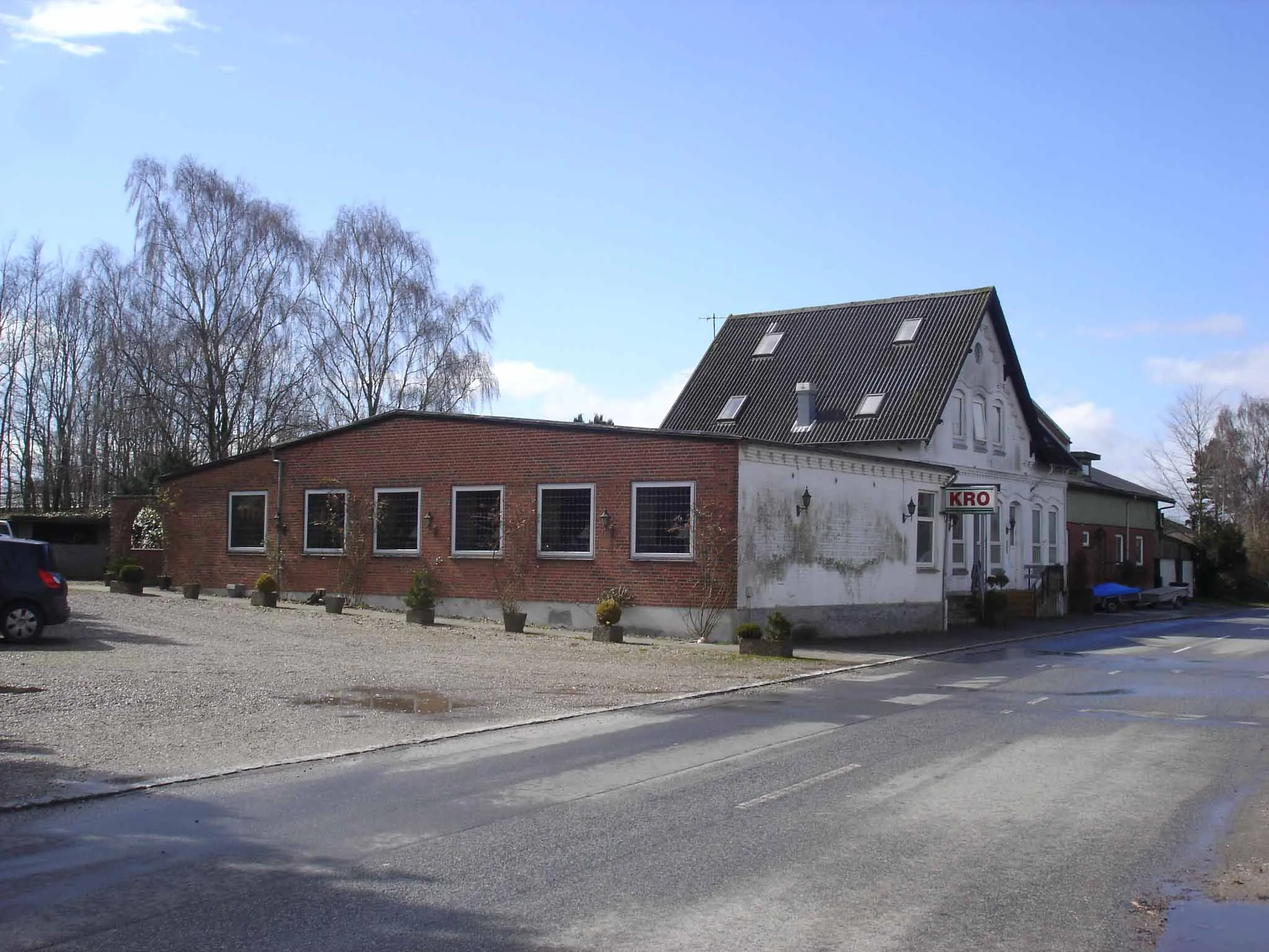 Photo showing: Kirkehørup Station, vejsiden fra NØ