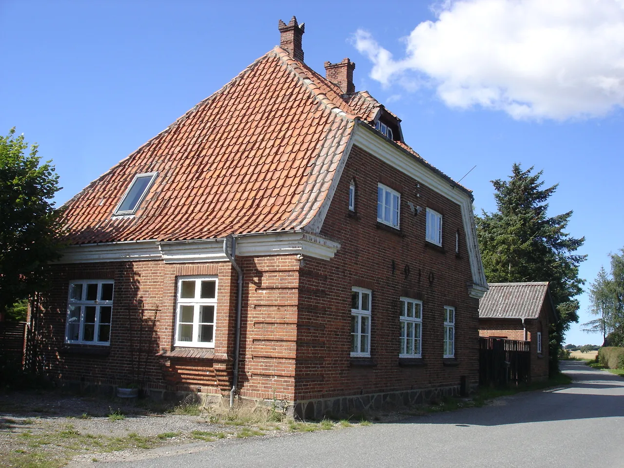 Photo showing: Illebølle Station fra vejside