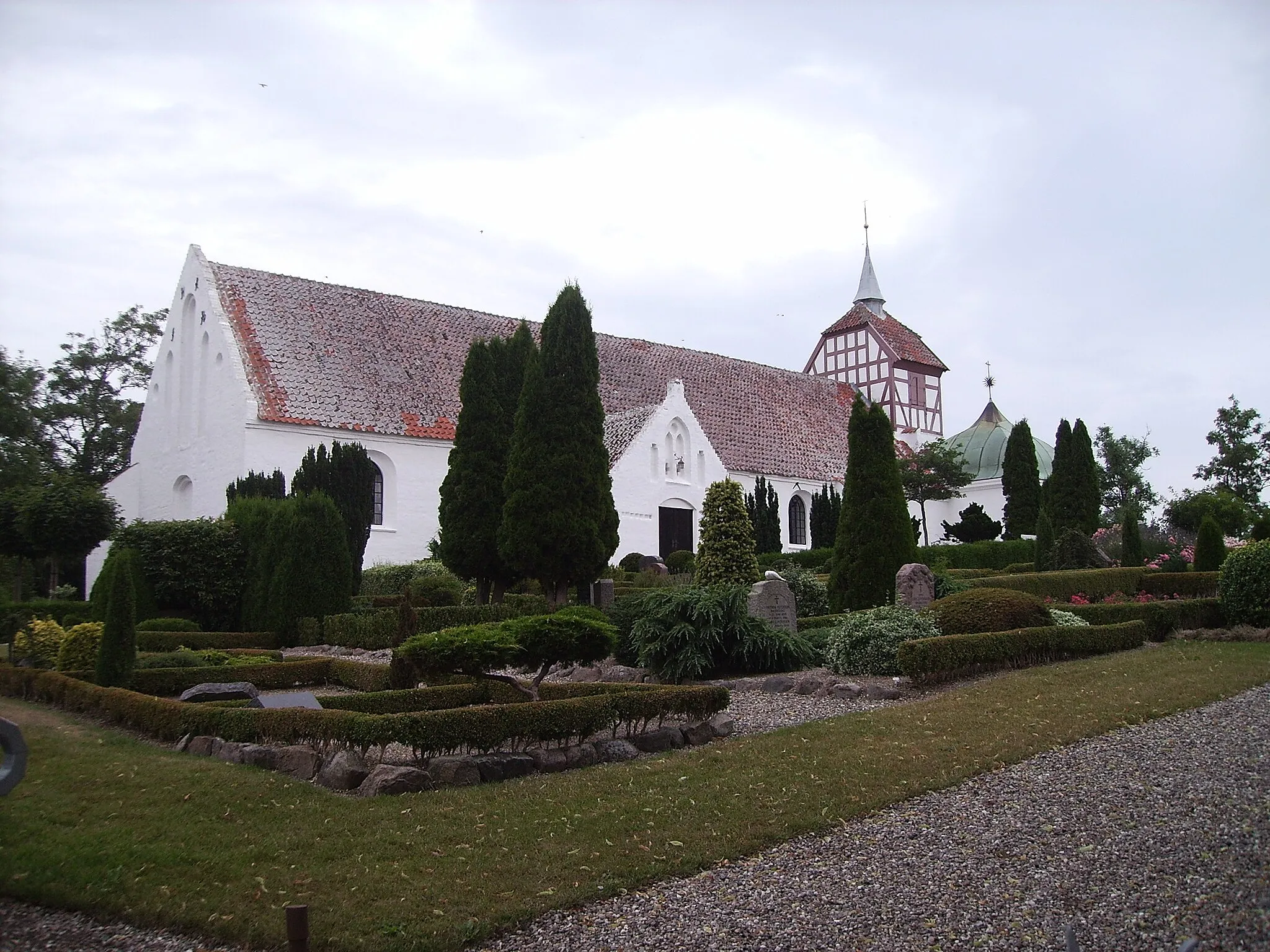 Photo showing: Viby Kirke, Viby Sogn, Bjerge Herred, Odense Amt, Denmark (Danish Church) - Viby Kirke fra sydvest