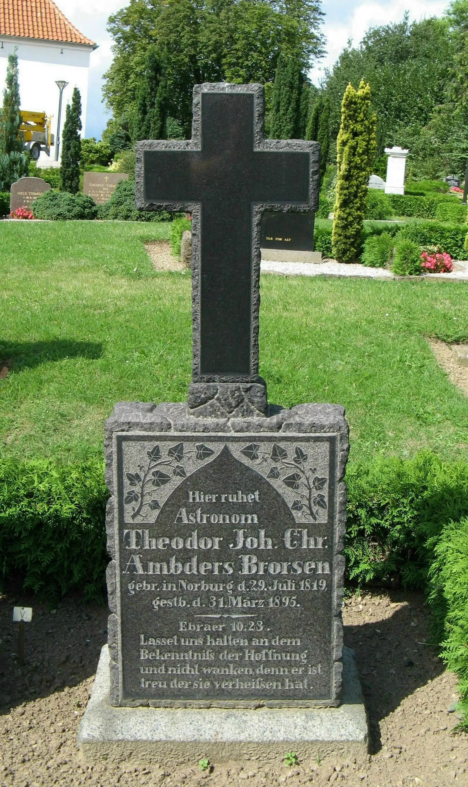 Photo showing: grave of the Danish astronomer Theodor Brorsen in the cemetery of Nordborg