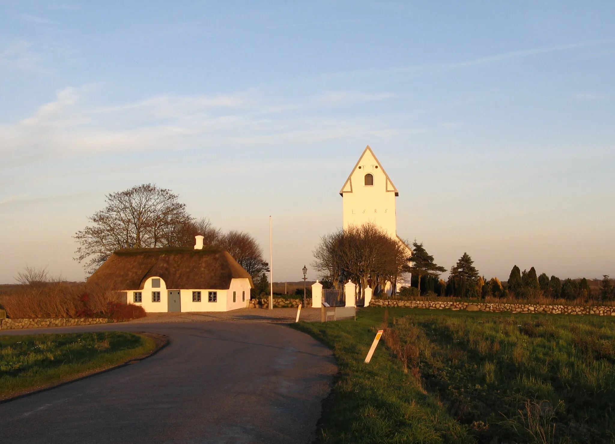 Photo showing: Sneum kirke, Sneum sogn, Esbjerg kommune (former: Skads Herred, Ribe Amt).