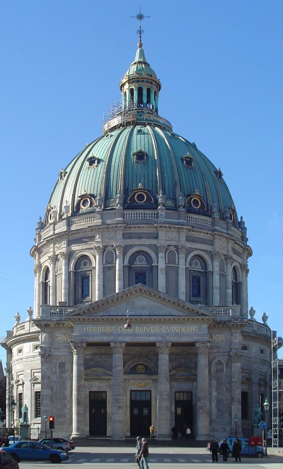 Photo showing: The Marble Church in Copenhagen, Denmark. Photo taken by me on 27/3-2005.