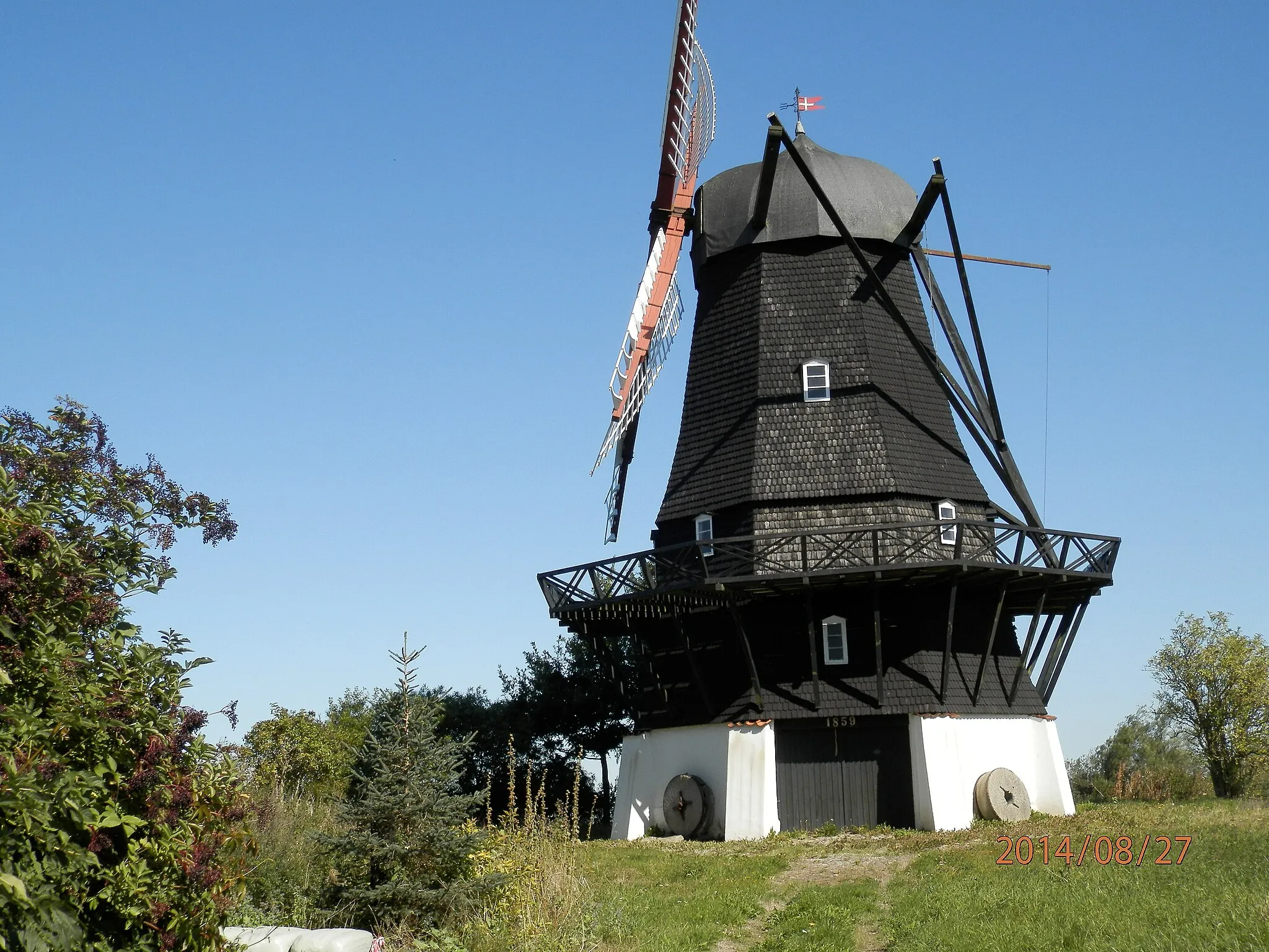 Photo showing: Øksnebjerg Mølle, Fyn