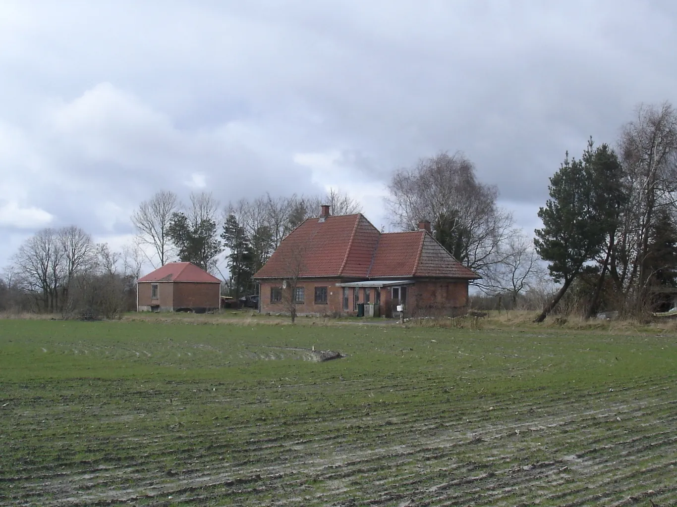 Photo showing: Eg Station, vejsiden fra SØ