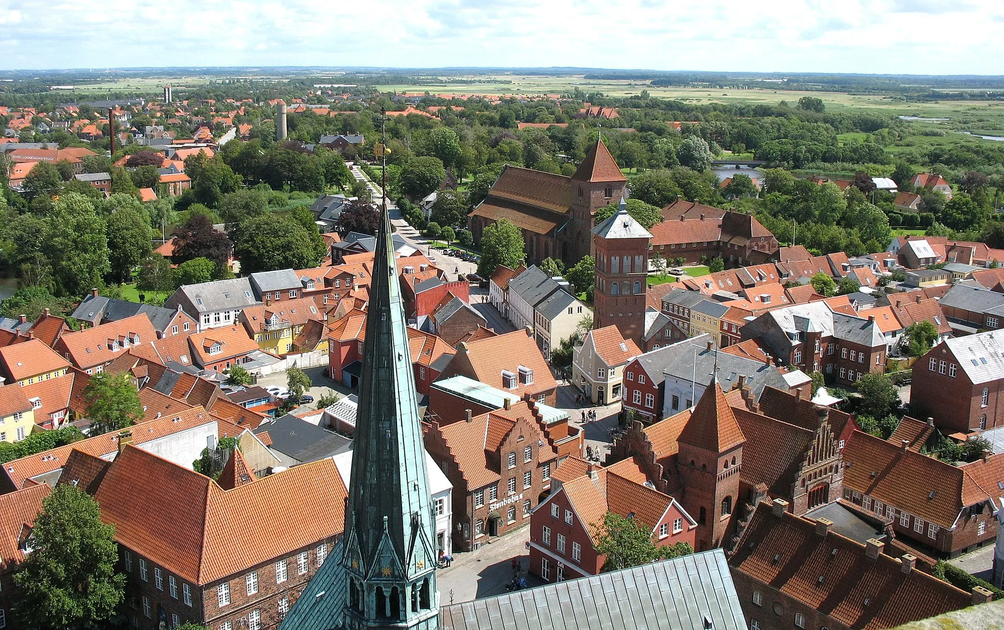 Photo showing: Eastern view from the tower of Ribe Domkirke