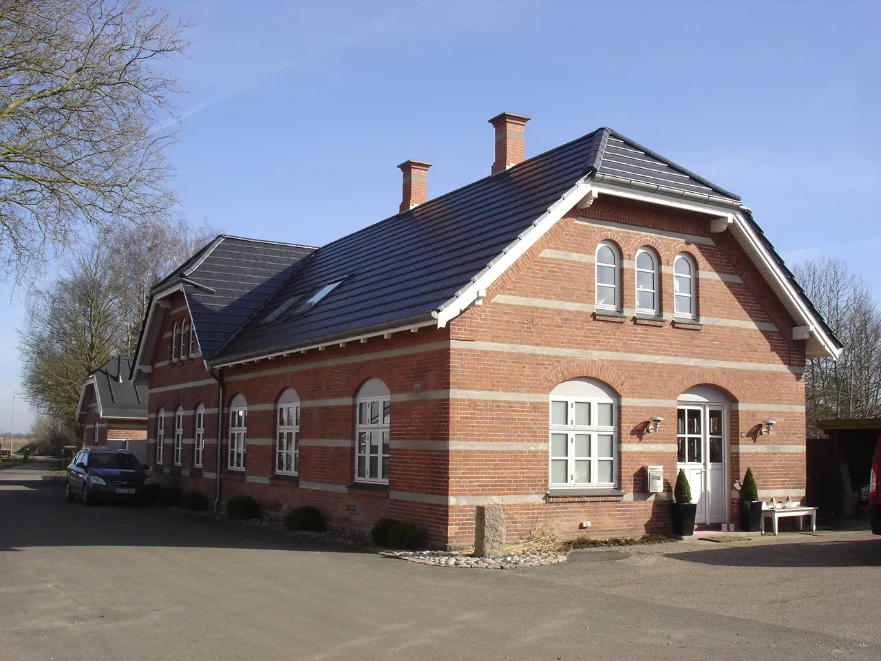 Photo showing: Allested Station fra vejsiden