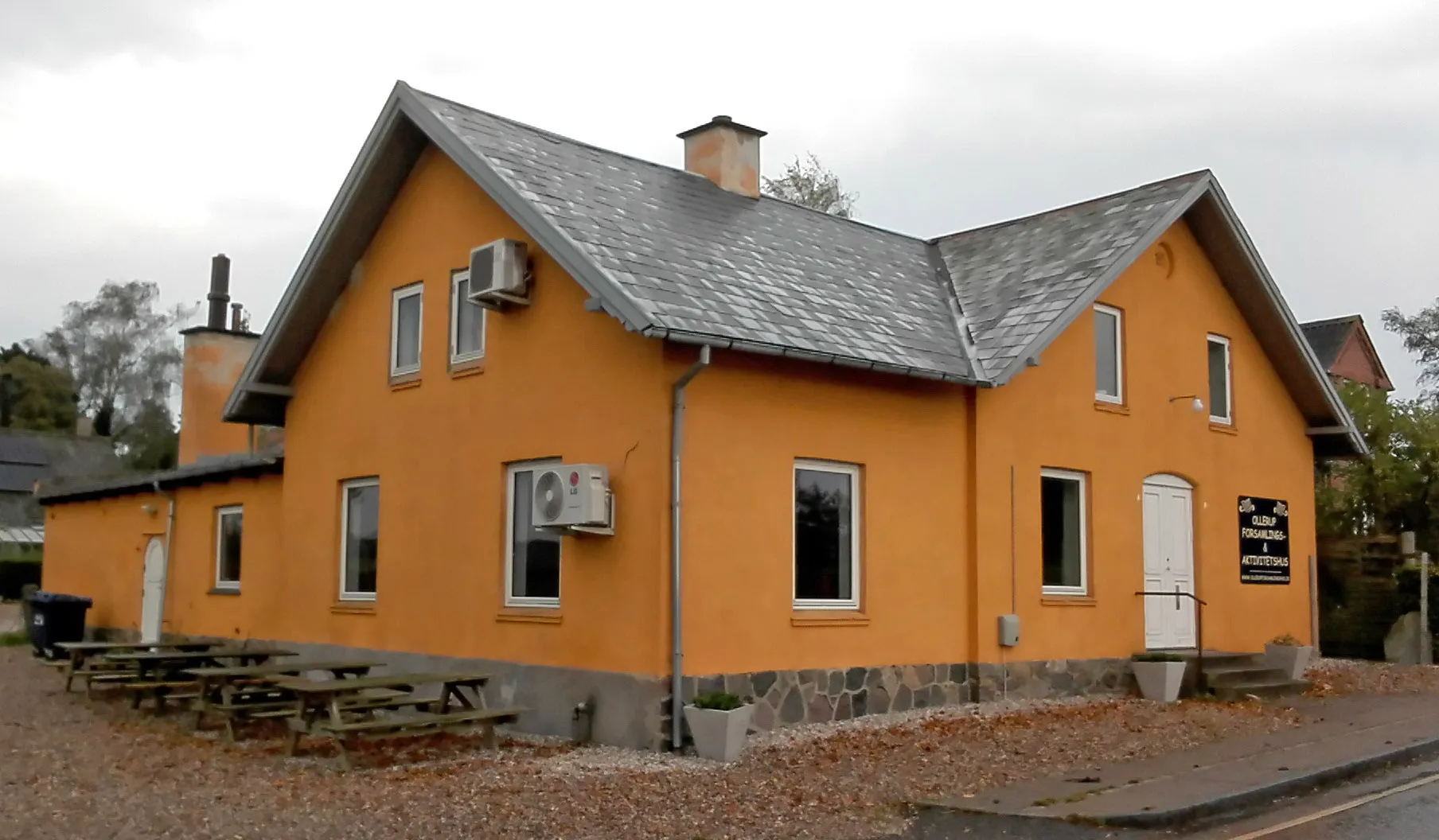 Photo showing: Ollerup Forsamlingshus