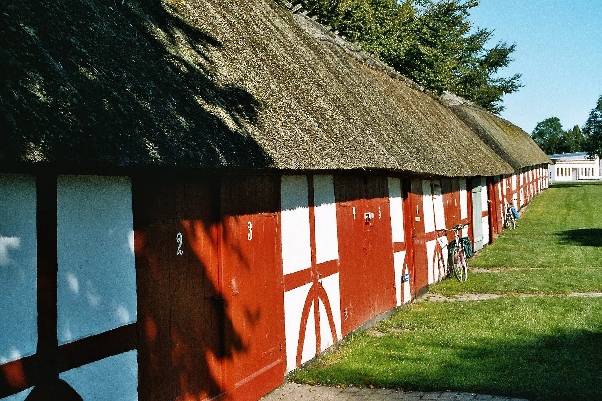 Photo showing: Egen (Als island),  ancient stables for the visitors of the worships