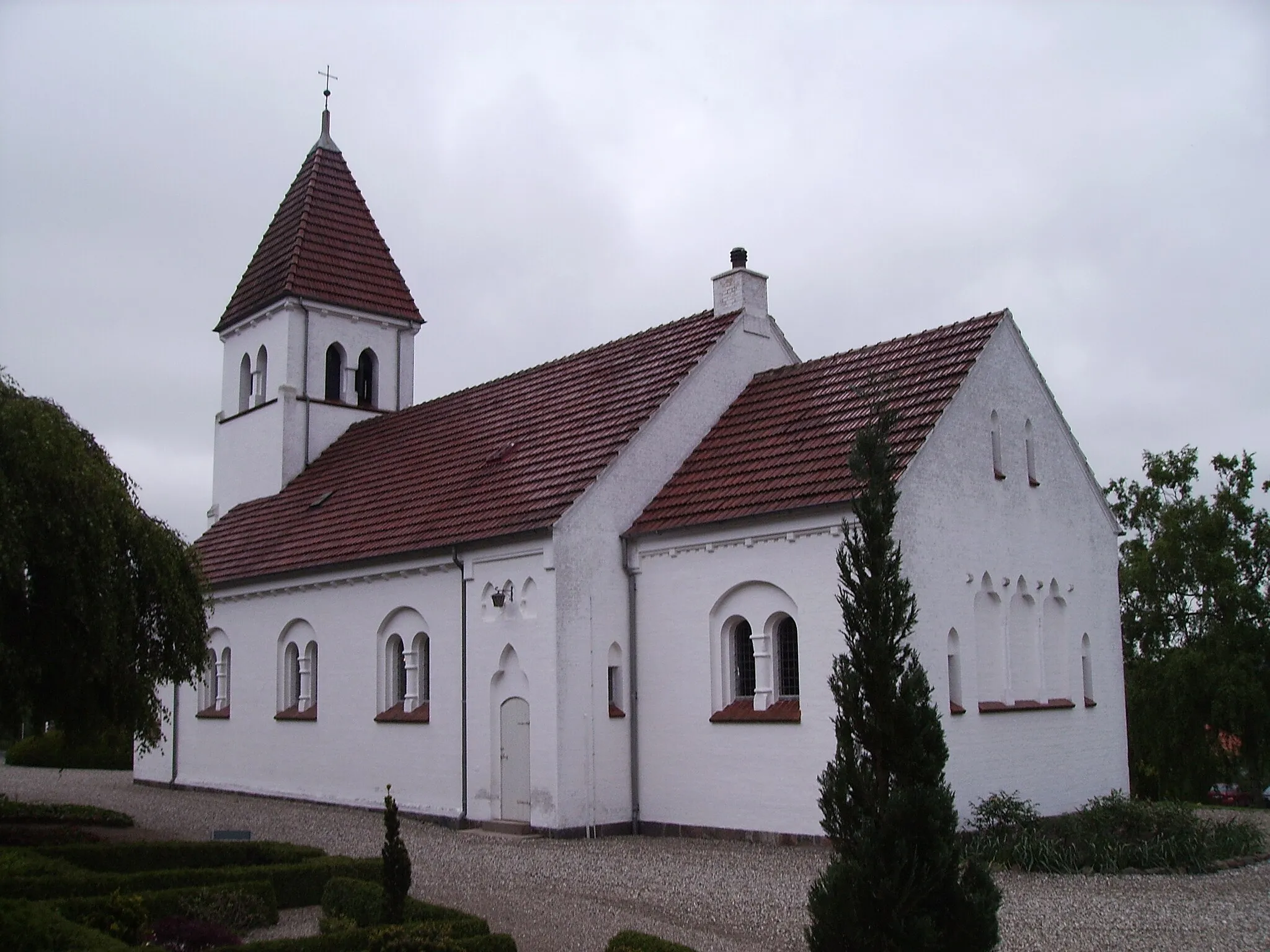 Photo showing: Broholm Kirke, Broholm Sogn, Odense Herred, Odense Amt, Denmark (Danish Church) - Broholm Kirke fra nordvest