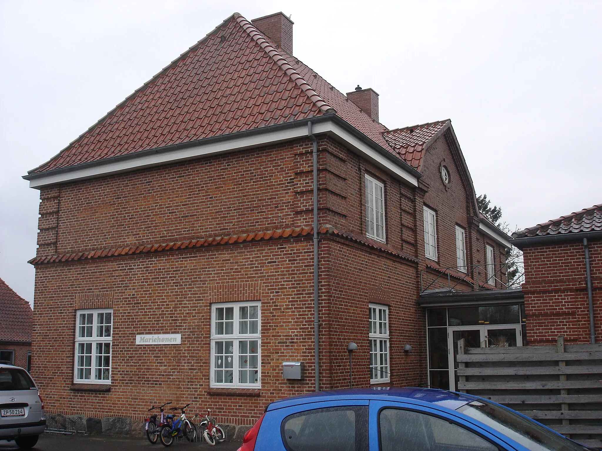 Photo showing: Vester Skerninge Station fra sporsiden