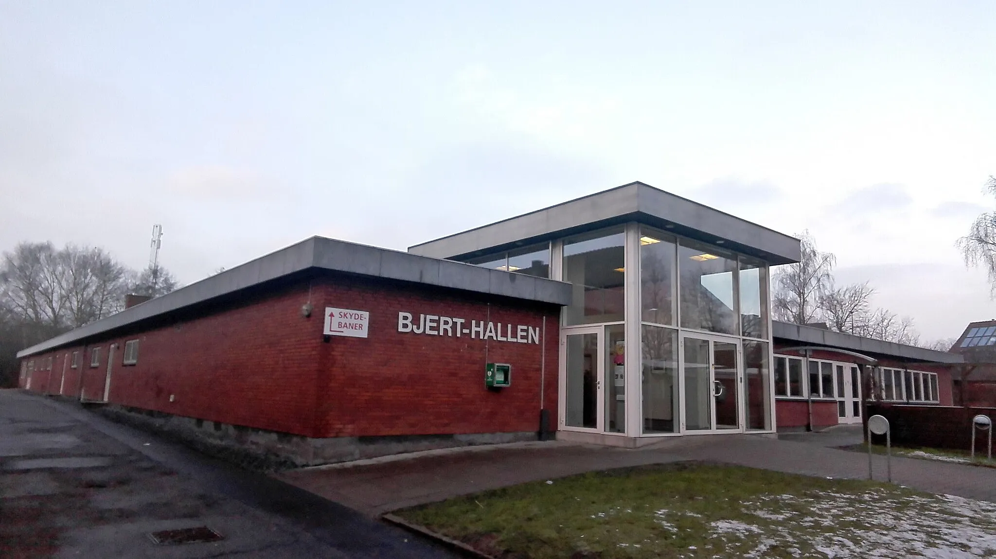 Photo showing: Bjert-Hallen i Sønder Bjert