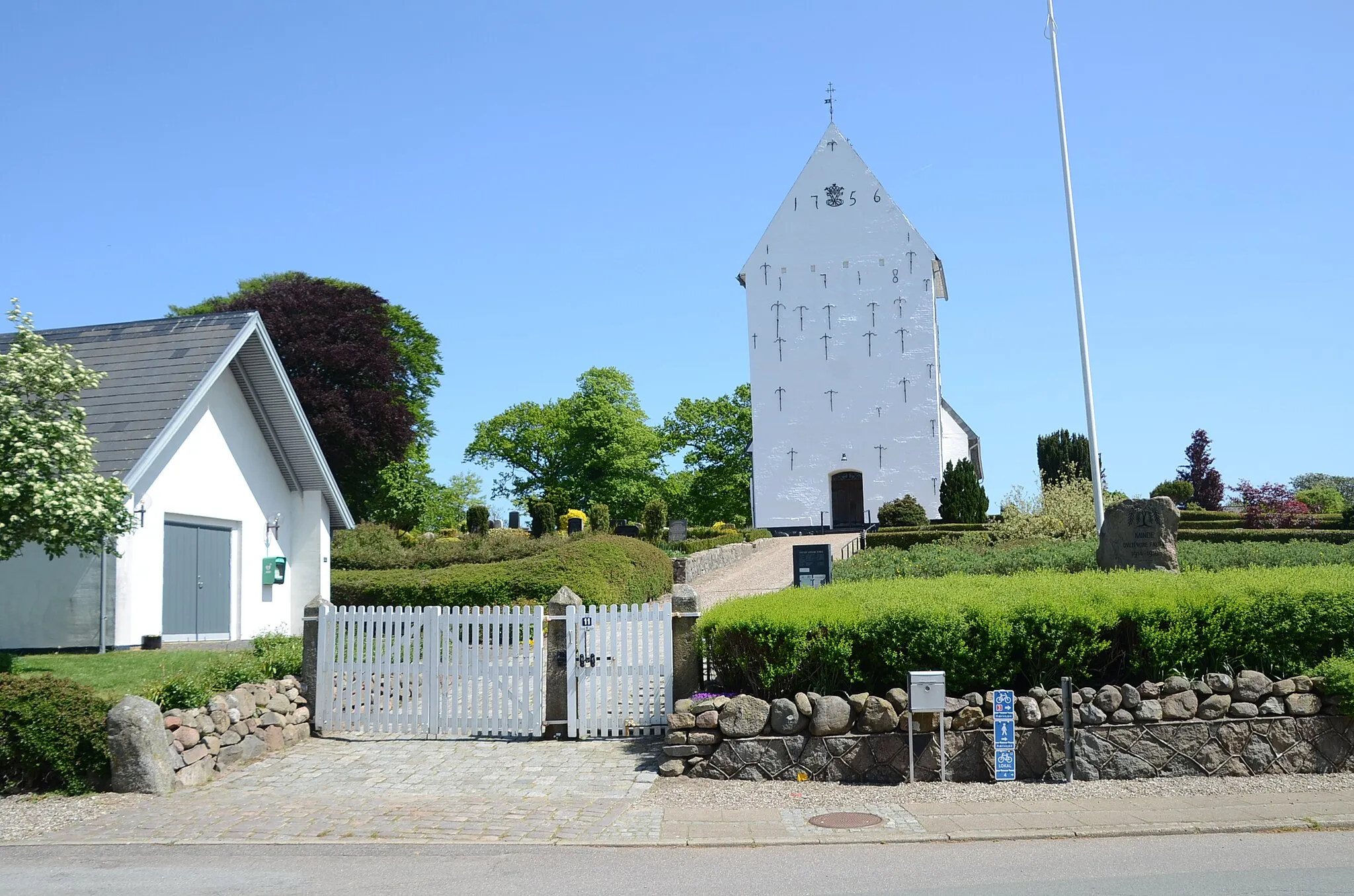 Photo showing: Øster Løgum Kirke fra Søndergade