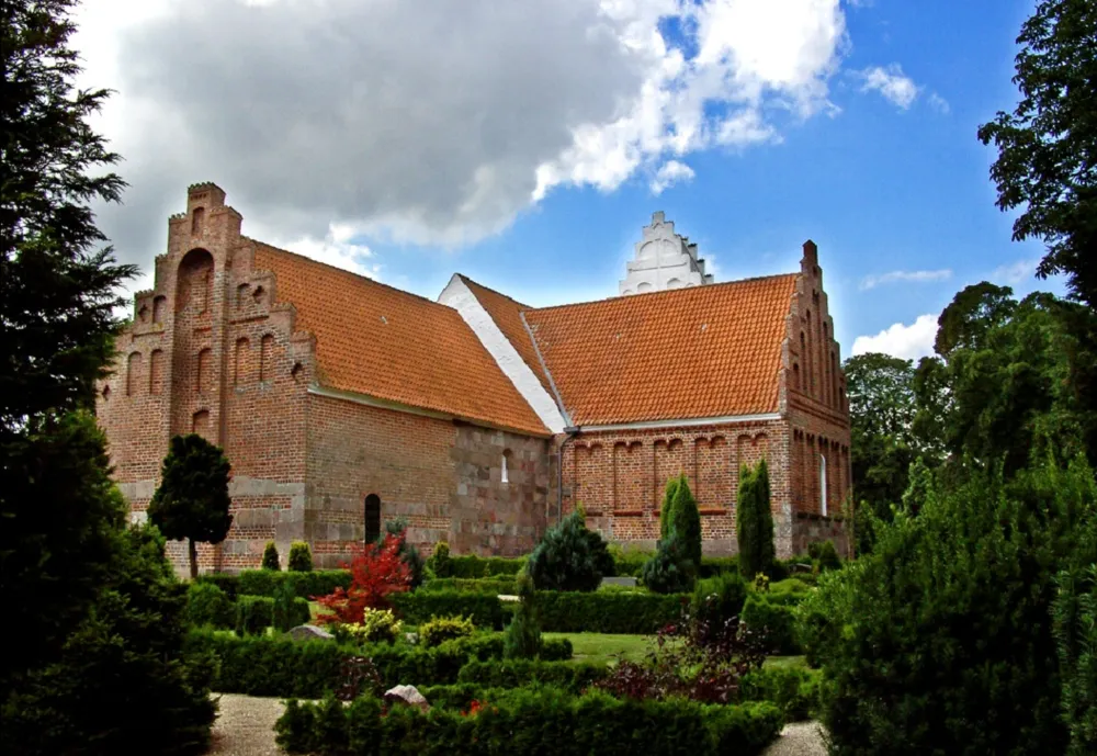 Photo showing: Hårslev kirke, Nordfyns, fra nordøst