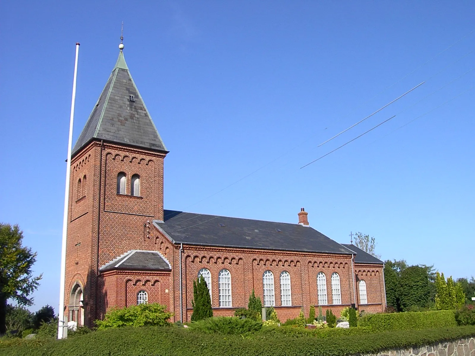 Photo showing: Erritsø Church in the village Erritsø next to Fredericia in Denmark.