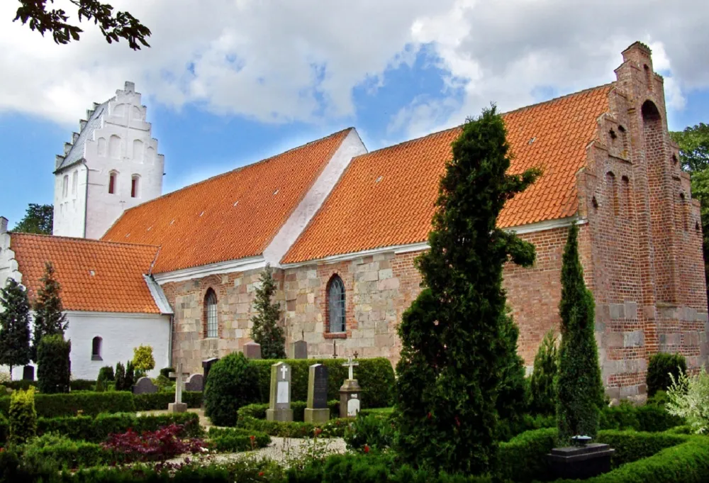 Photo showing: Hårslev kirke, Nordfyns, fra sydøst