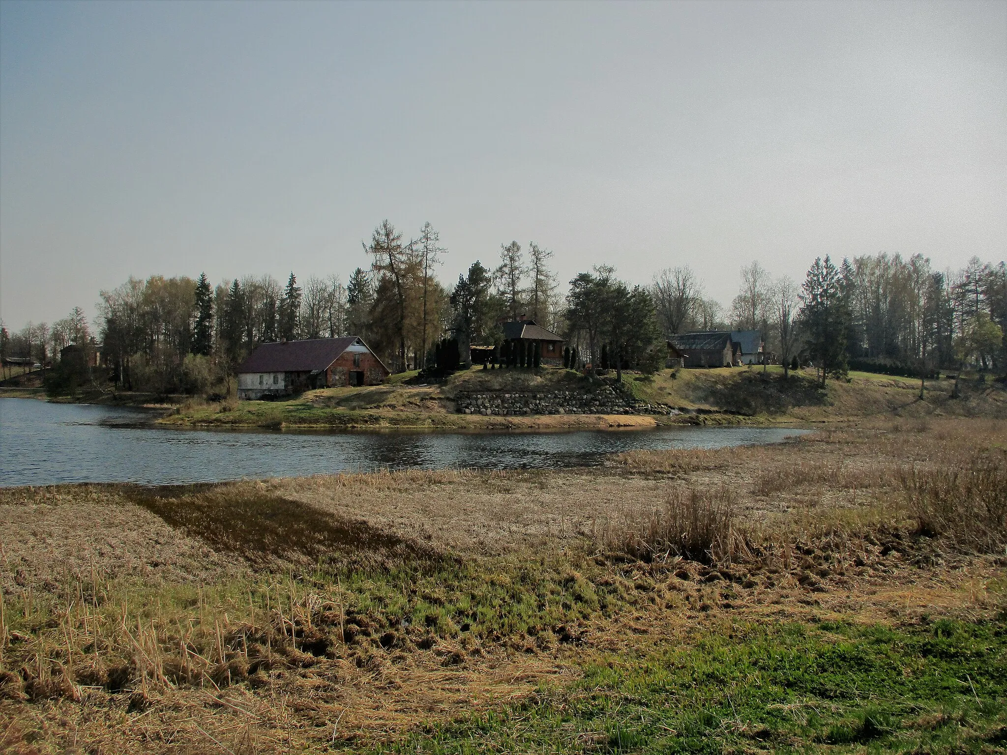 Photo showing: Vaade üle Tsooru järve edelasse, linnuseala asukohakünka suunas.