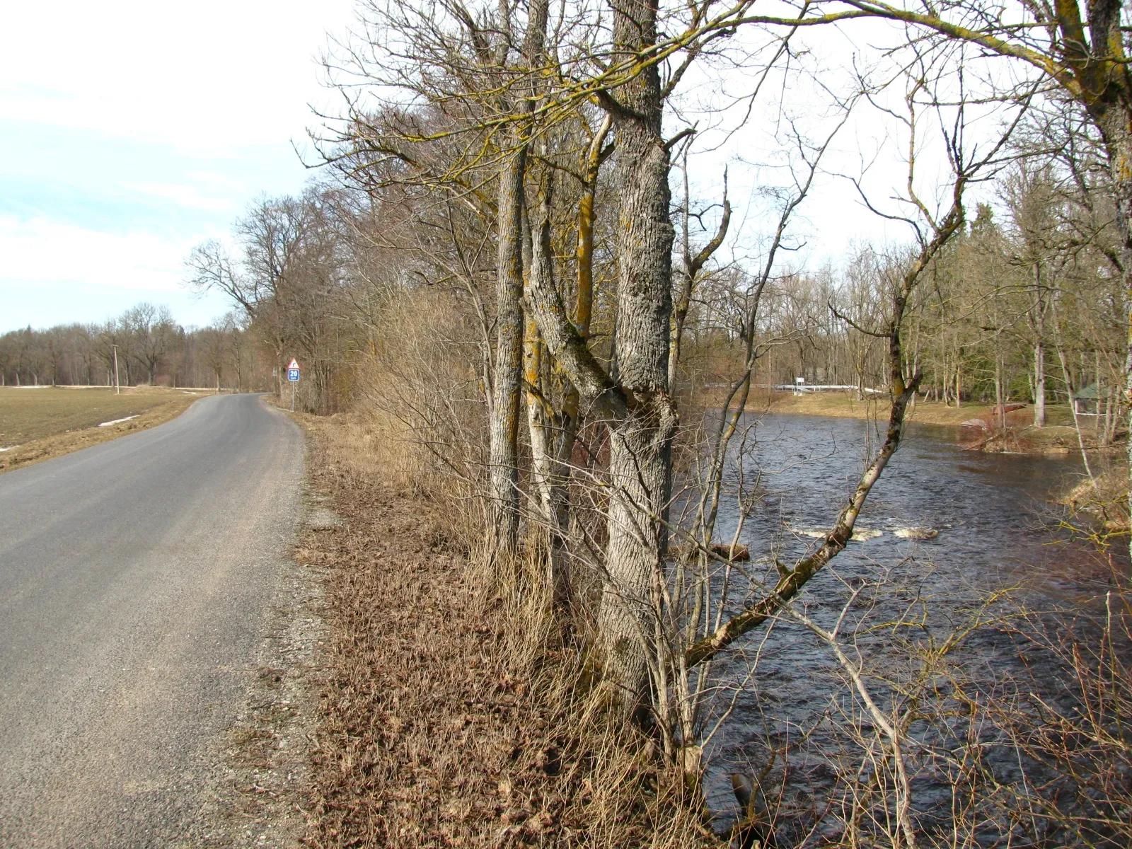 Photo showing: Tuhala, roadside river