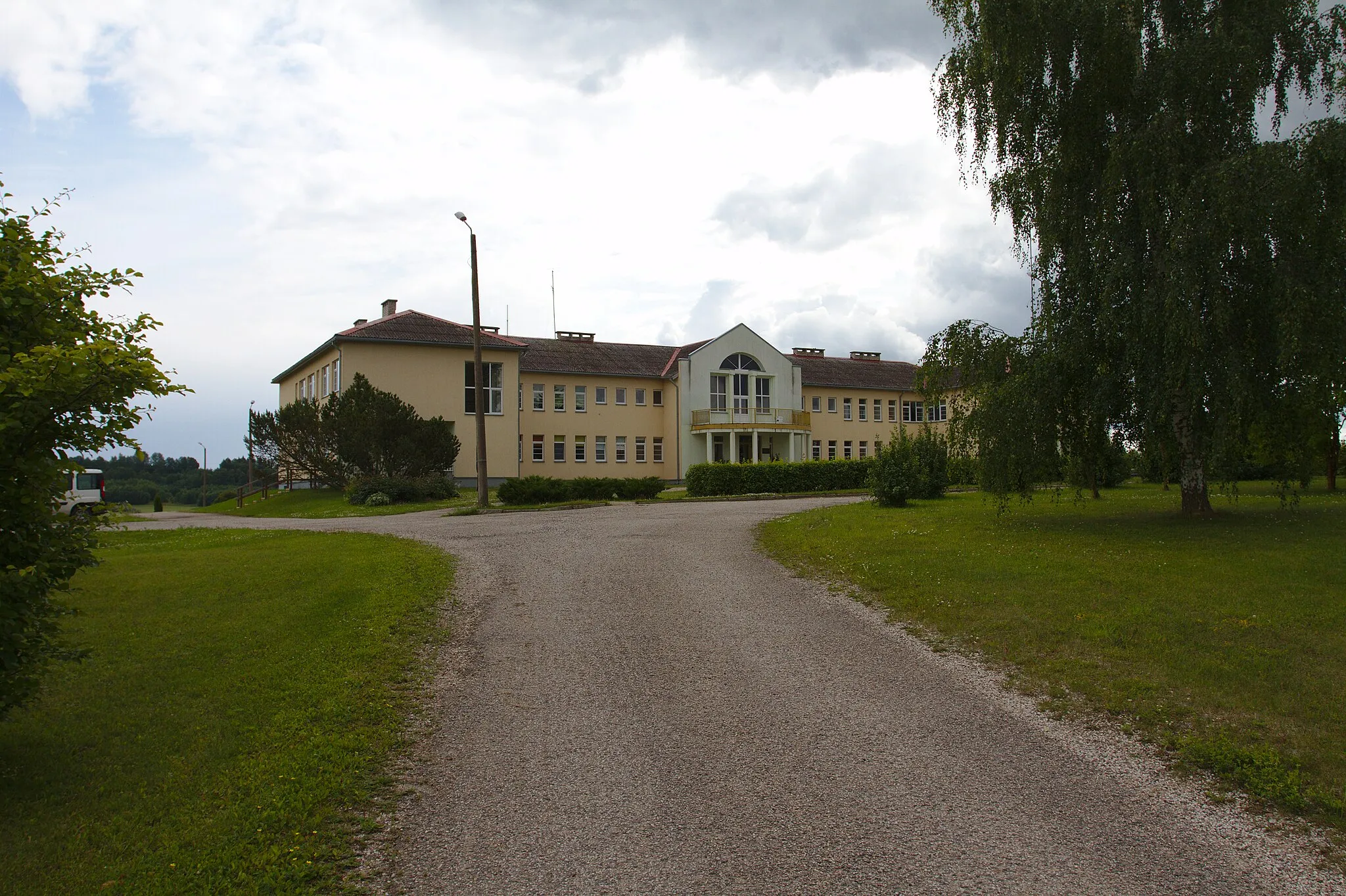 Photo showing: Krootuse Põhikool. Õppetööga alustati 1. september 1989