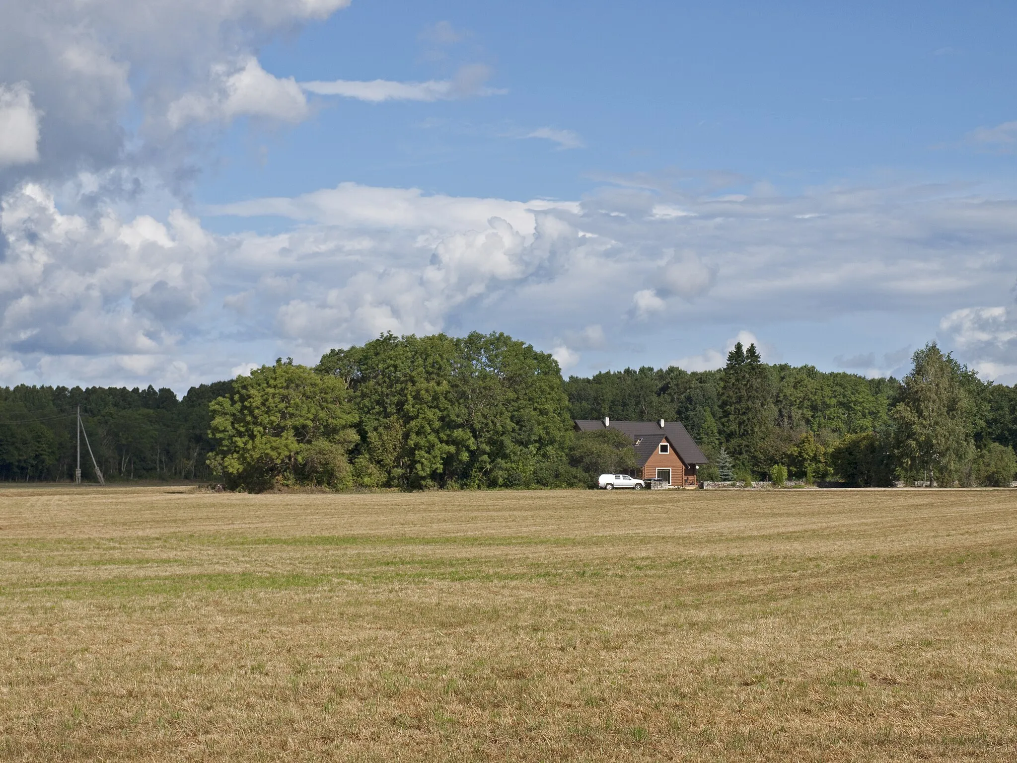 Photo showing: House in Irase, from the crossing of 86 and 118