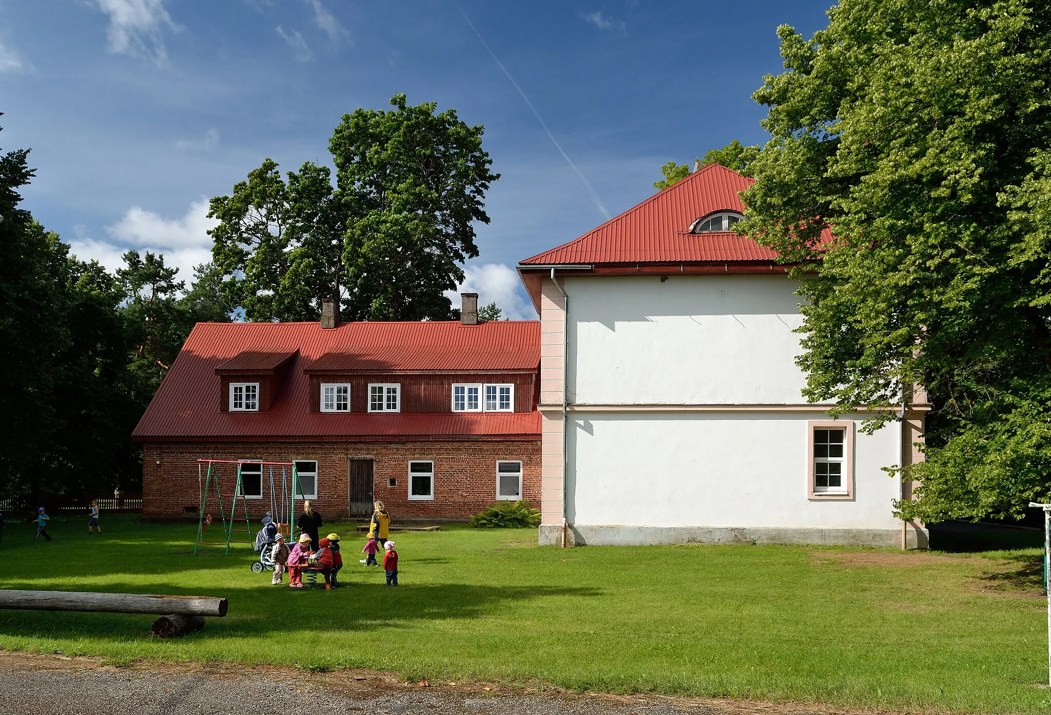 Photo showing: Seljametsa (Estonia) kindergarten-elementary school, former Pustuski cattle-manor Steward's house (built in 1873).