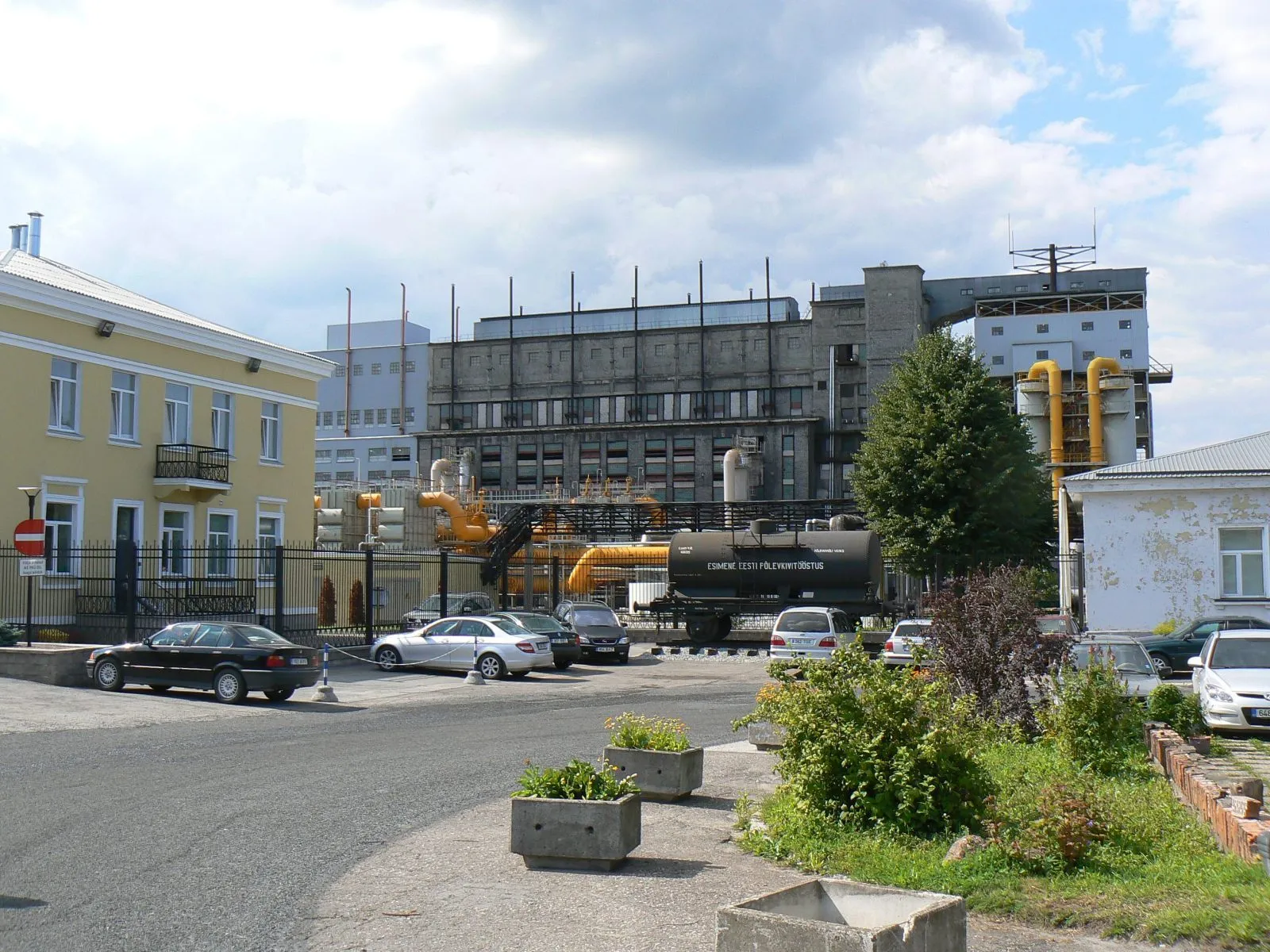 Photo showing: Oil factory old buiding in Kohtla-Järve