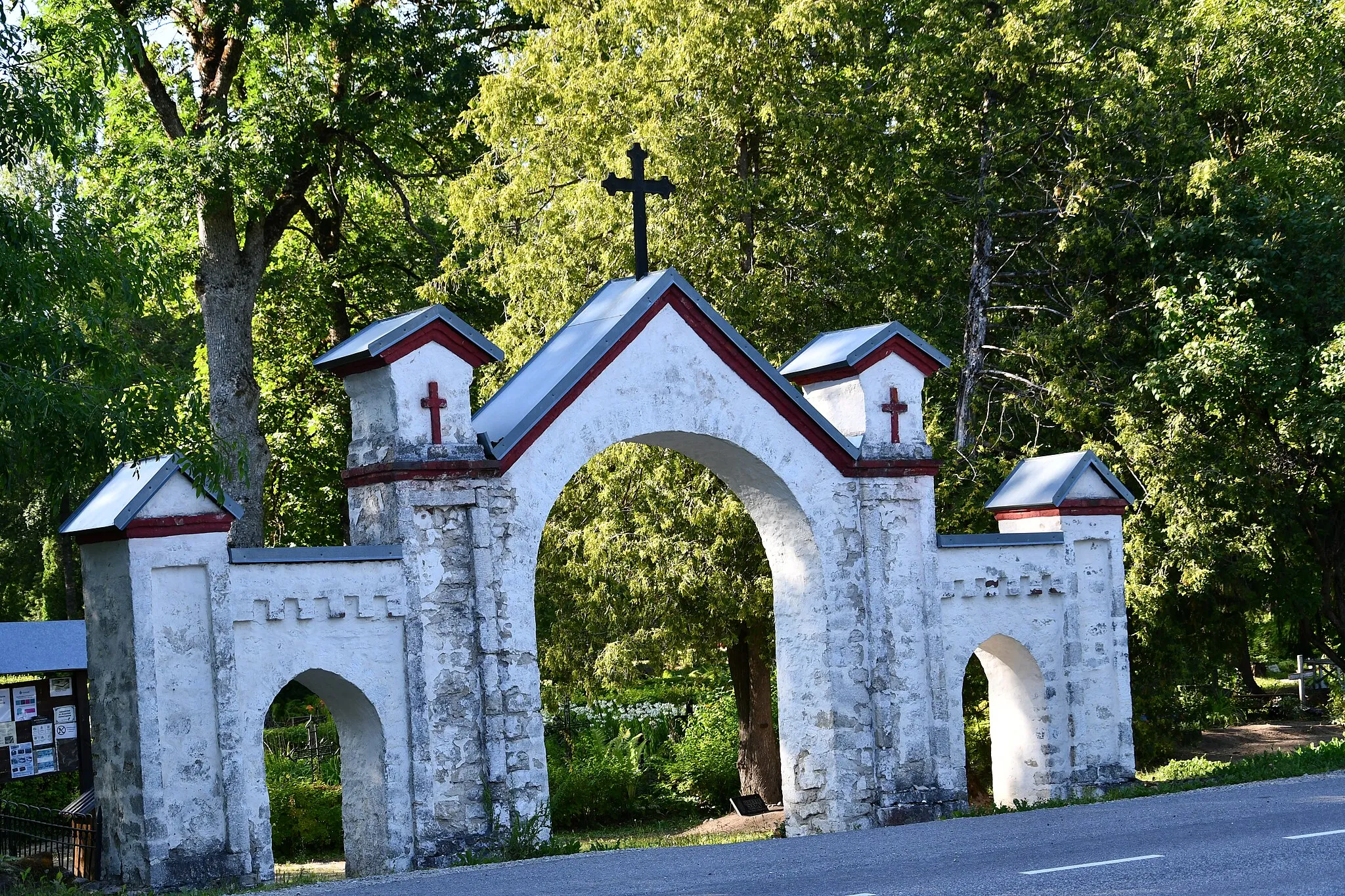 Photo showing: Väike-Maarja kalmistu värav Väike-Maarjas