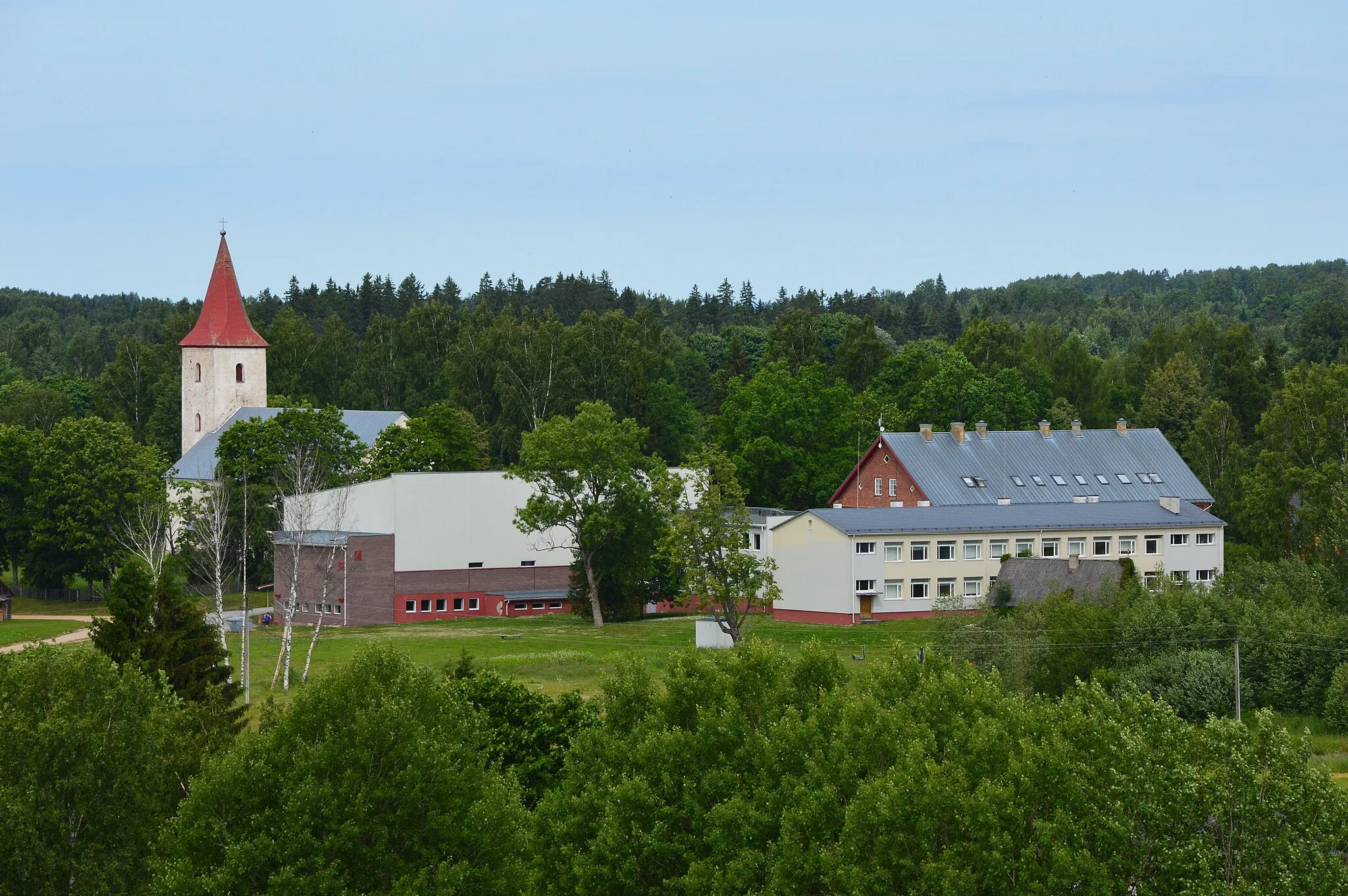 Photo showing: Rõuge kirik ja kool.
