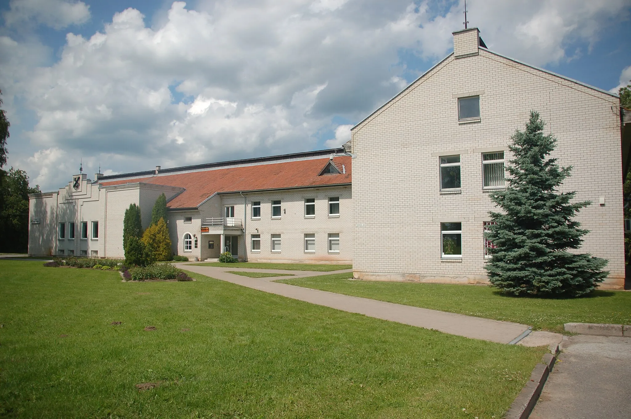 Photo showing: Nõo vallamaja, kus asub Nõo raamatukogu