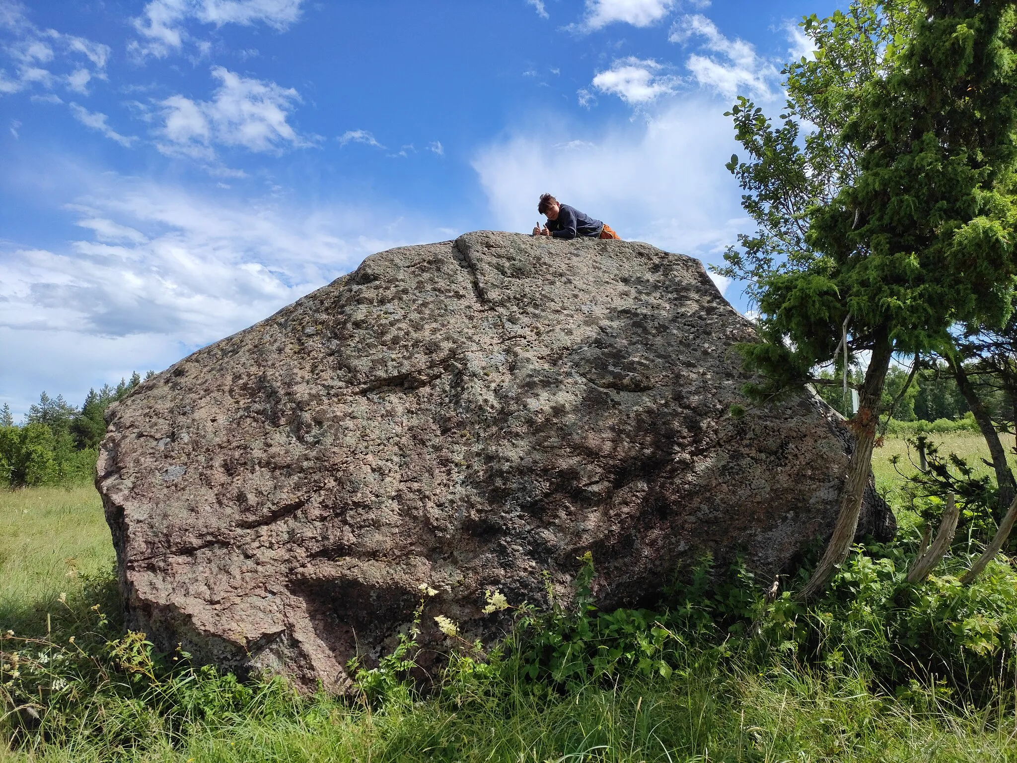 Photo showing: Võlupe rändrahn (magický bludný balvan), ostrov Saaremaa, Estonsko