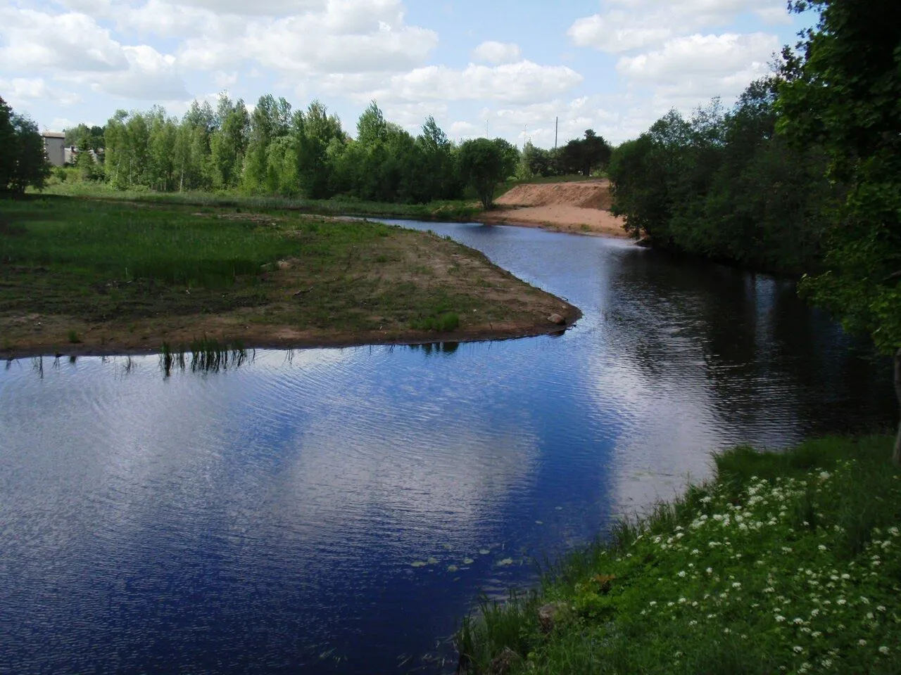 Photo showing: Pedele River (lv) in Valka, Latvia.