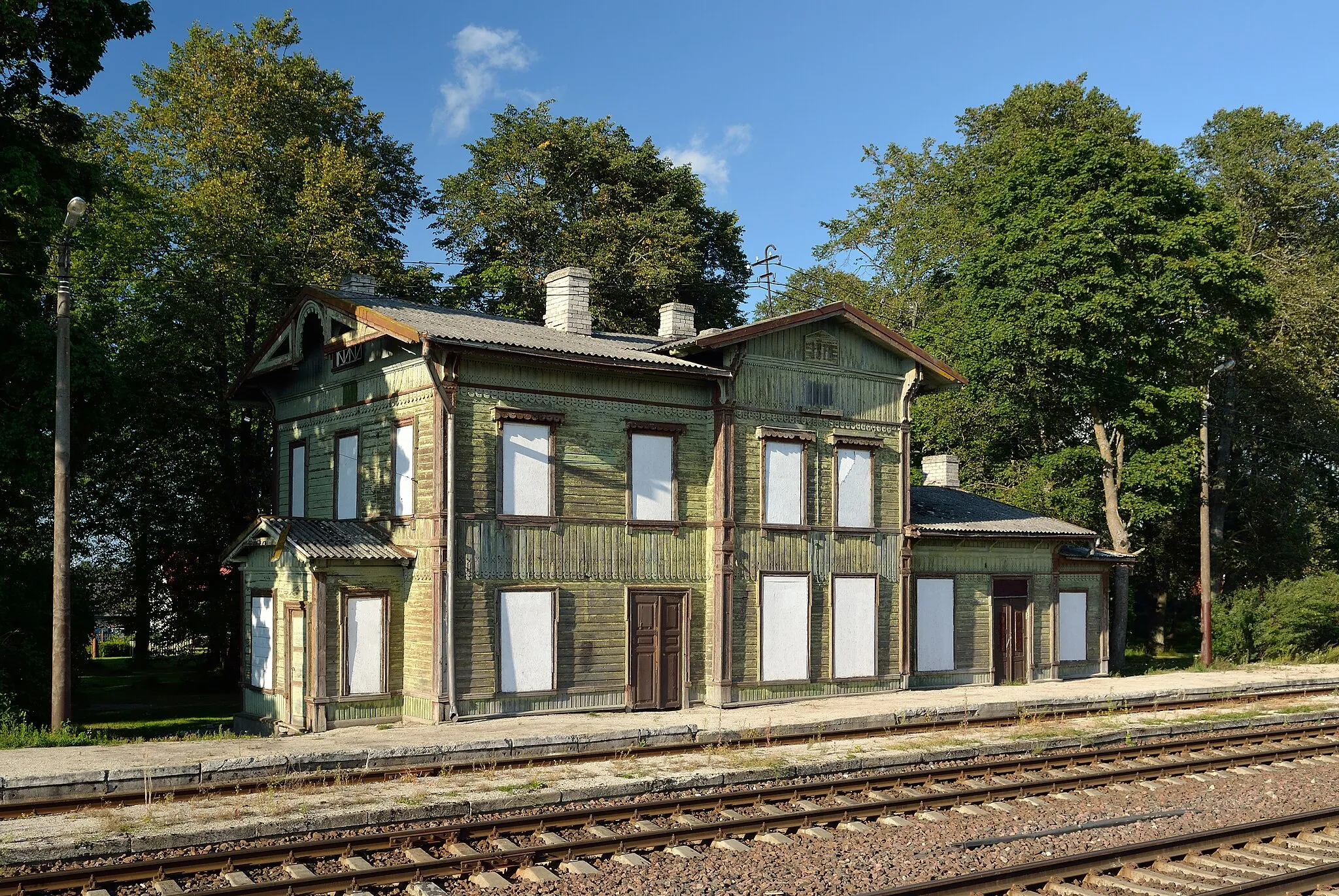 Photo showing: Kabala station building, built in 1870.