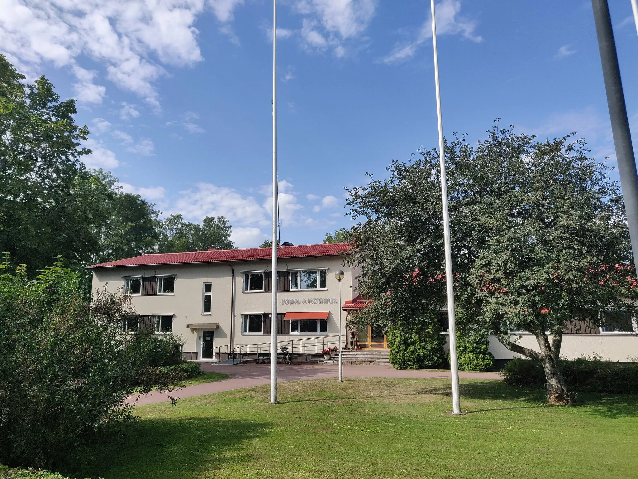 Photo showing: Frontansicht des Rathauses der Gemeinde Jomala auf Åland