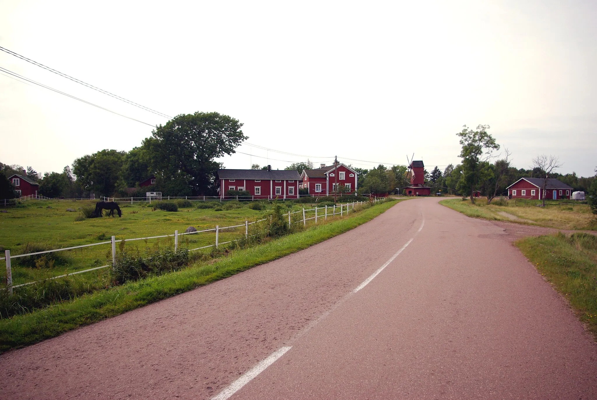 Photo showing: Road in Gottby, Jomala Åland, Finland