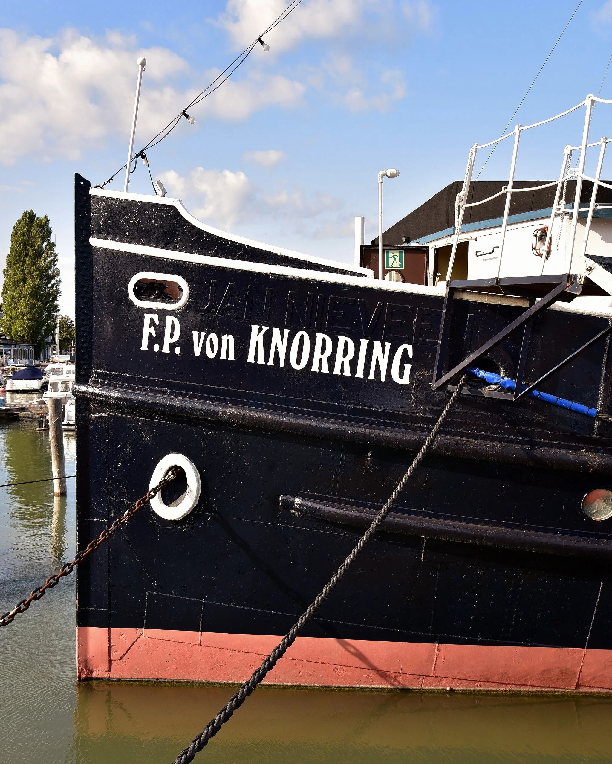 Photo showing: View of the F.P. von Knorring (originally Jan Nieveen), a passenger ship now used as a floating restaurant in Österhamn, Mariehamn, Åland Islands, Finland