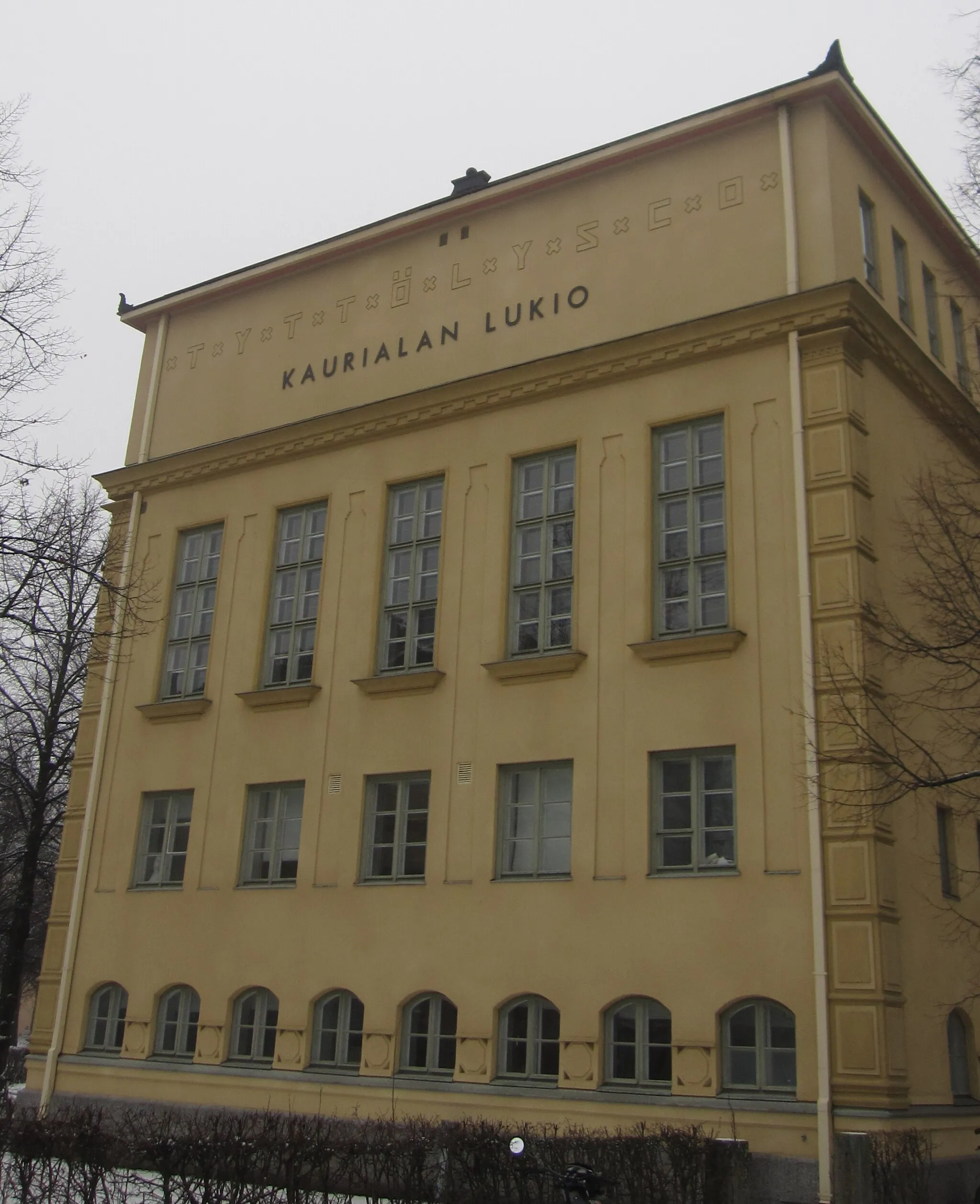 Photo showing: Kaurialan lukion eteläpääty