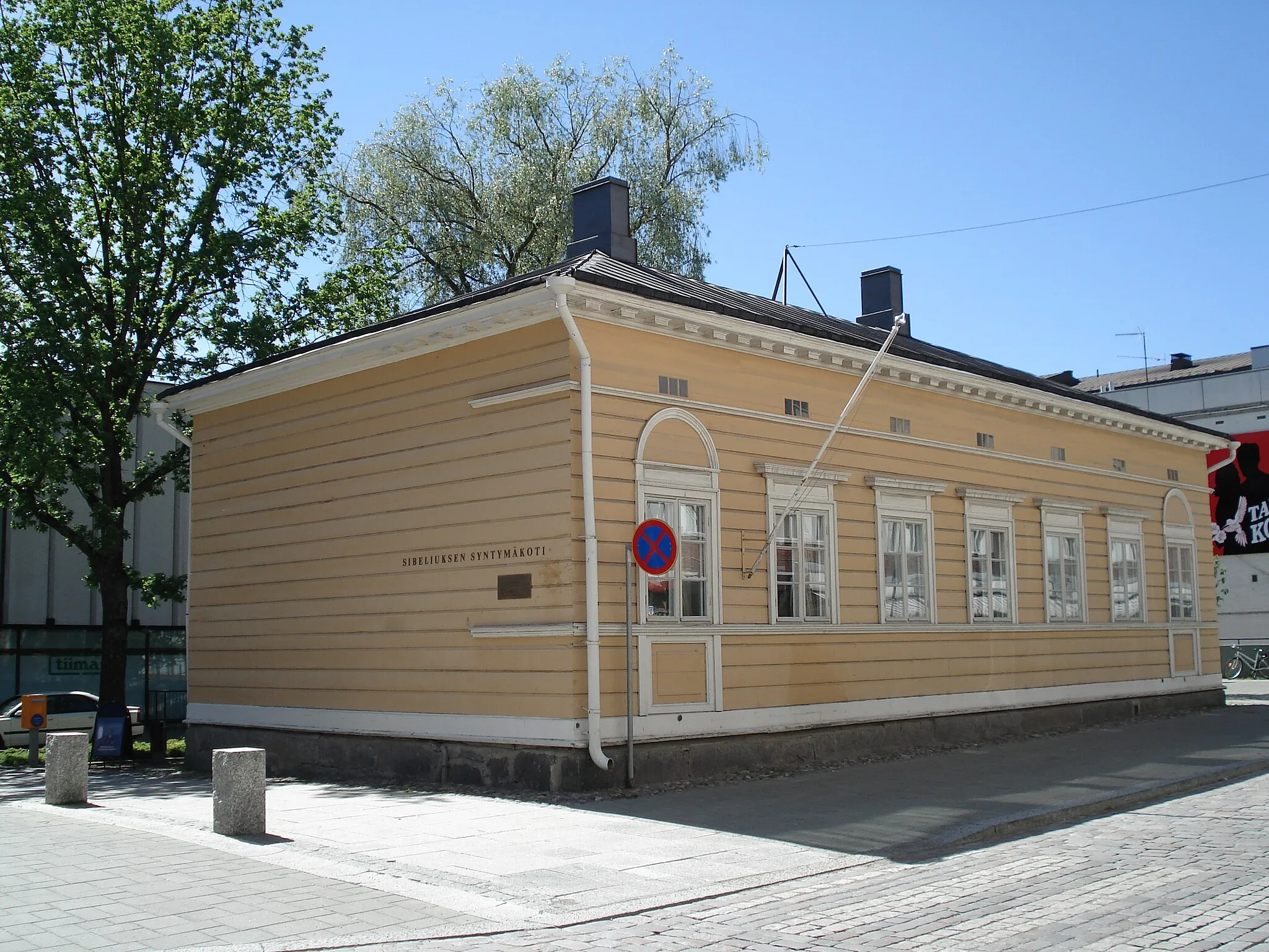 Photo showing: Preserved house (now museum) in Hämeenlinna, Finland in which Jean Sibelius was born.