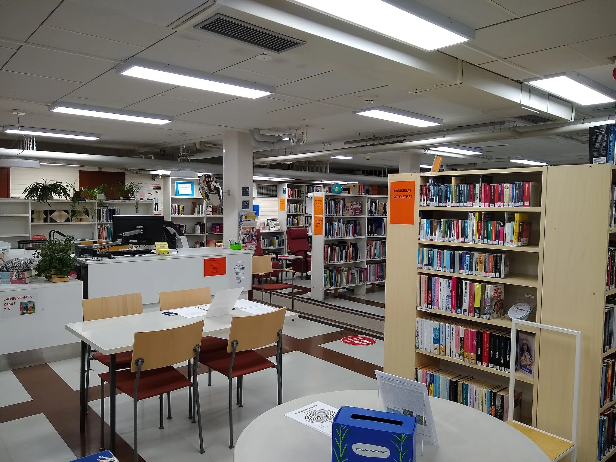 Photo showing: Interior of Voisalmi library in Lappeenranta.