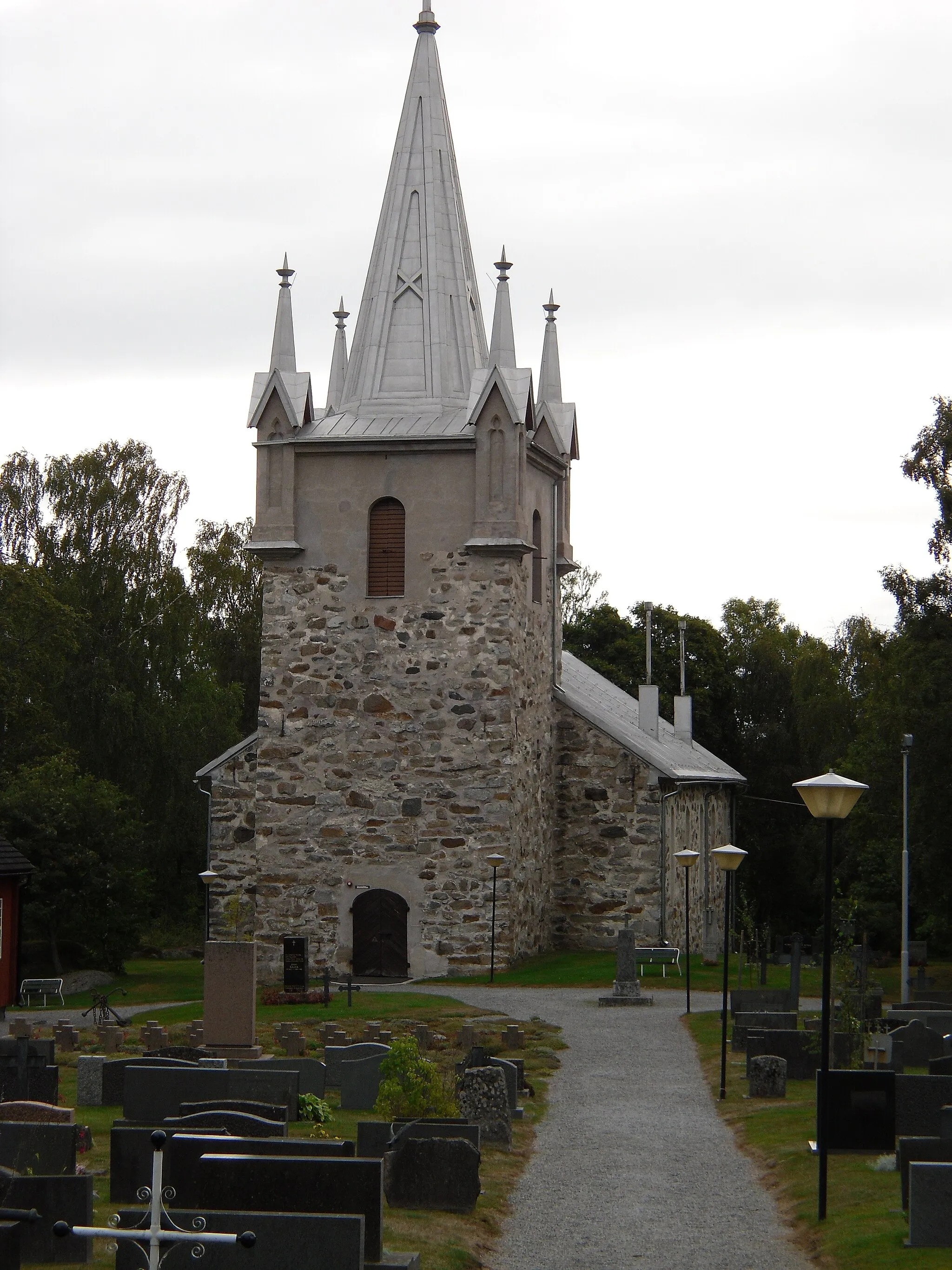 Photo showing: Uudenkaupungin Pyhämaan uusi harmaakivikirkko