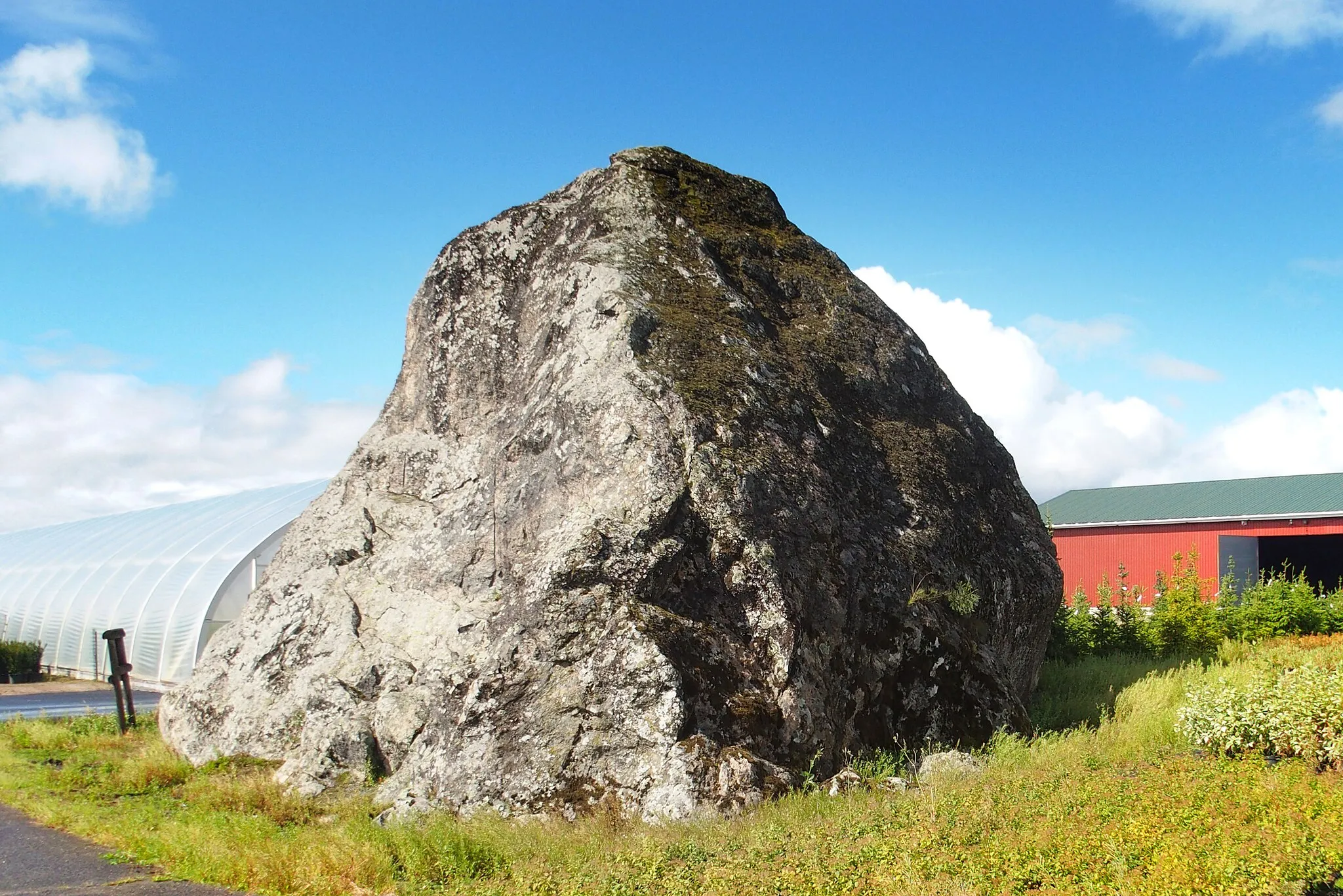 Photo showing: Nousiaisten Emovaha-siirtolohkare