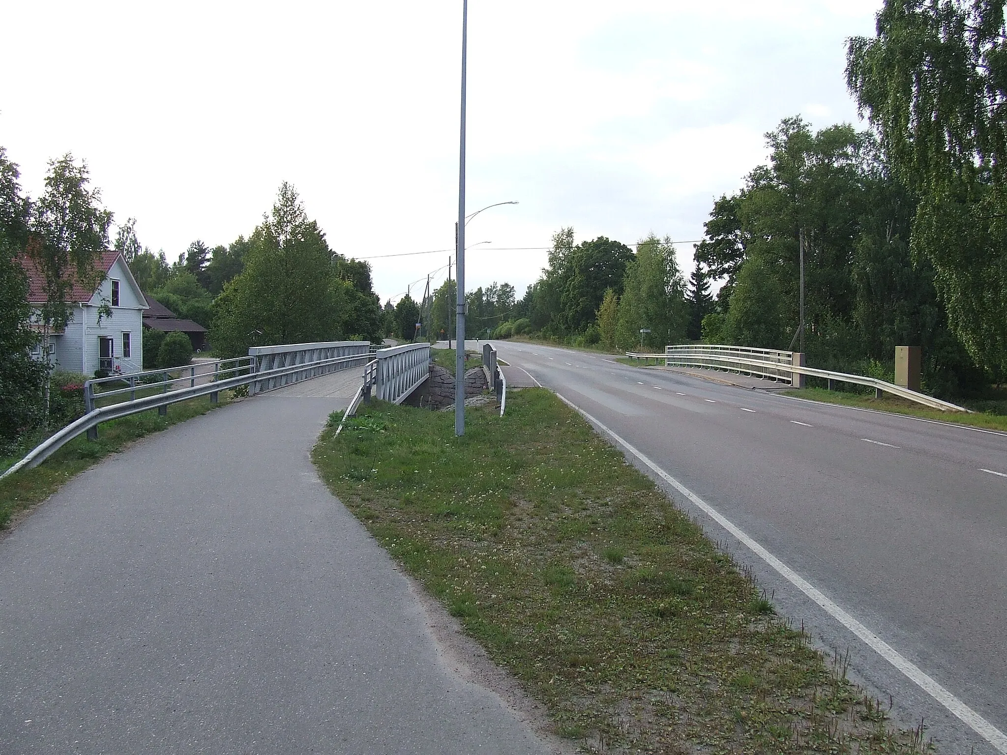 Photo showing: Mullinkoski bridge in Hamina, Finland.