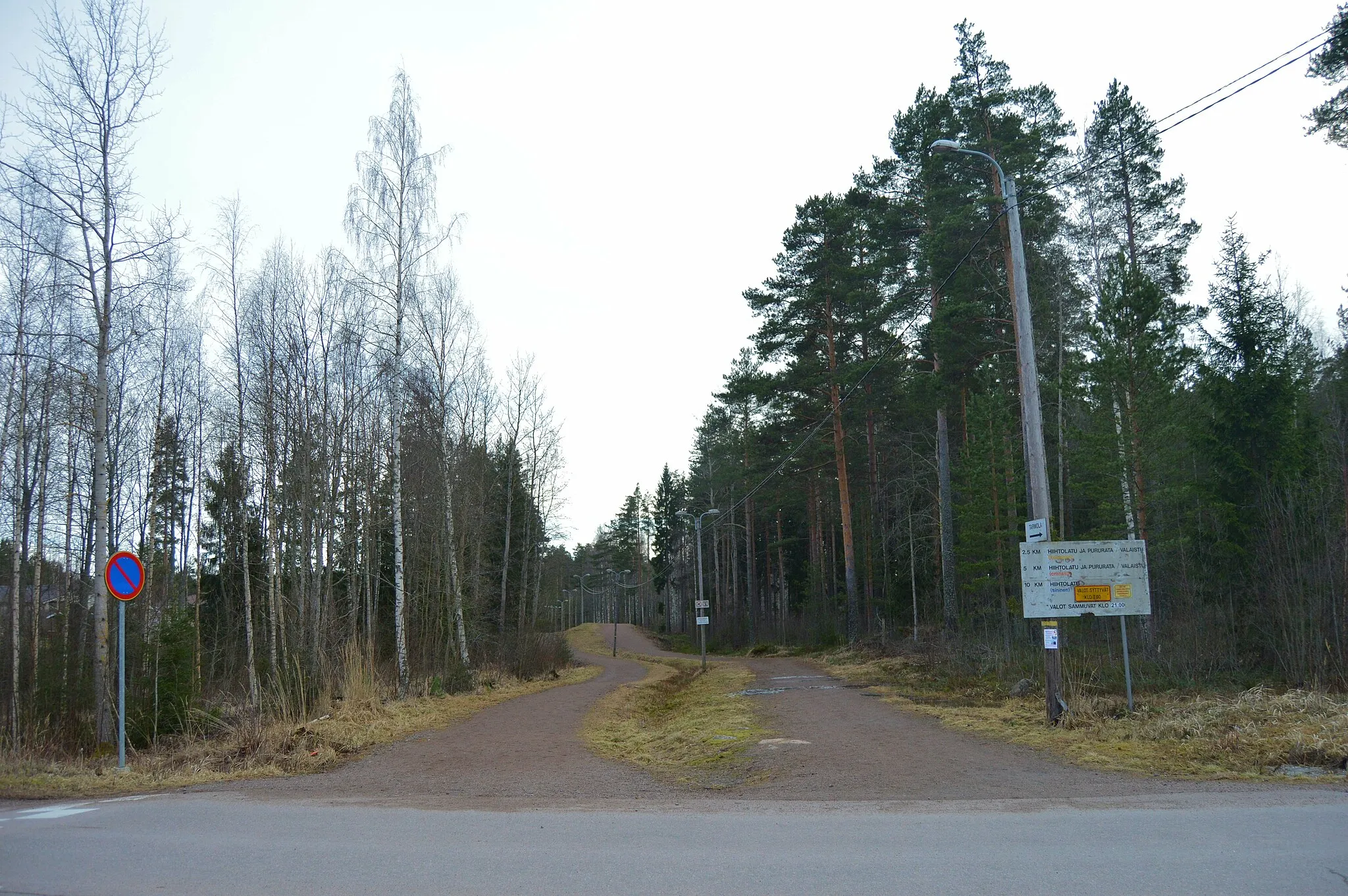 Photo showing: Tarmolan valaistu kuntorata Haminassa