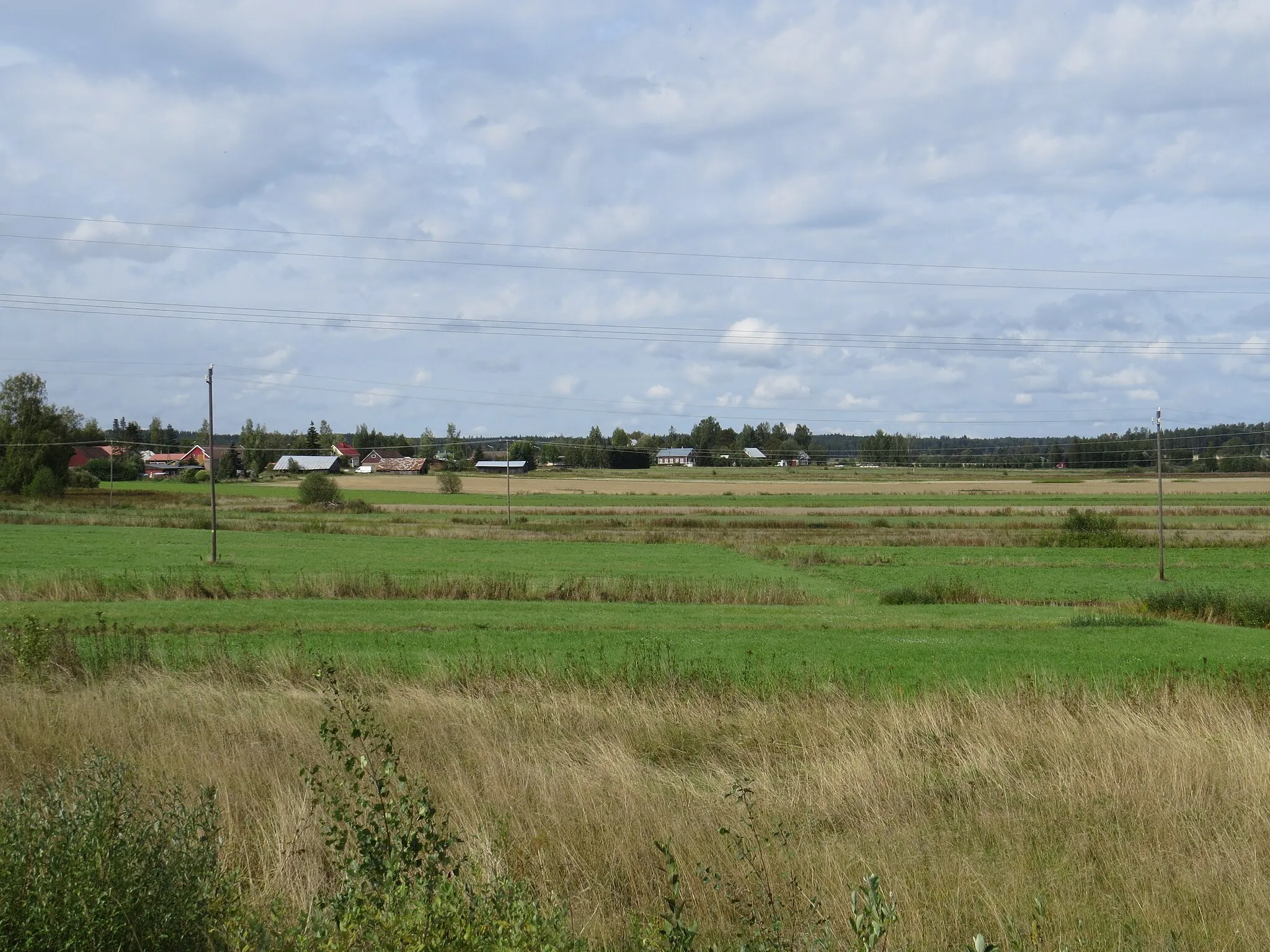 Photo showing: Näkymä Nummenjoen varsilta Saksalan kylässä Kotkassa.