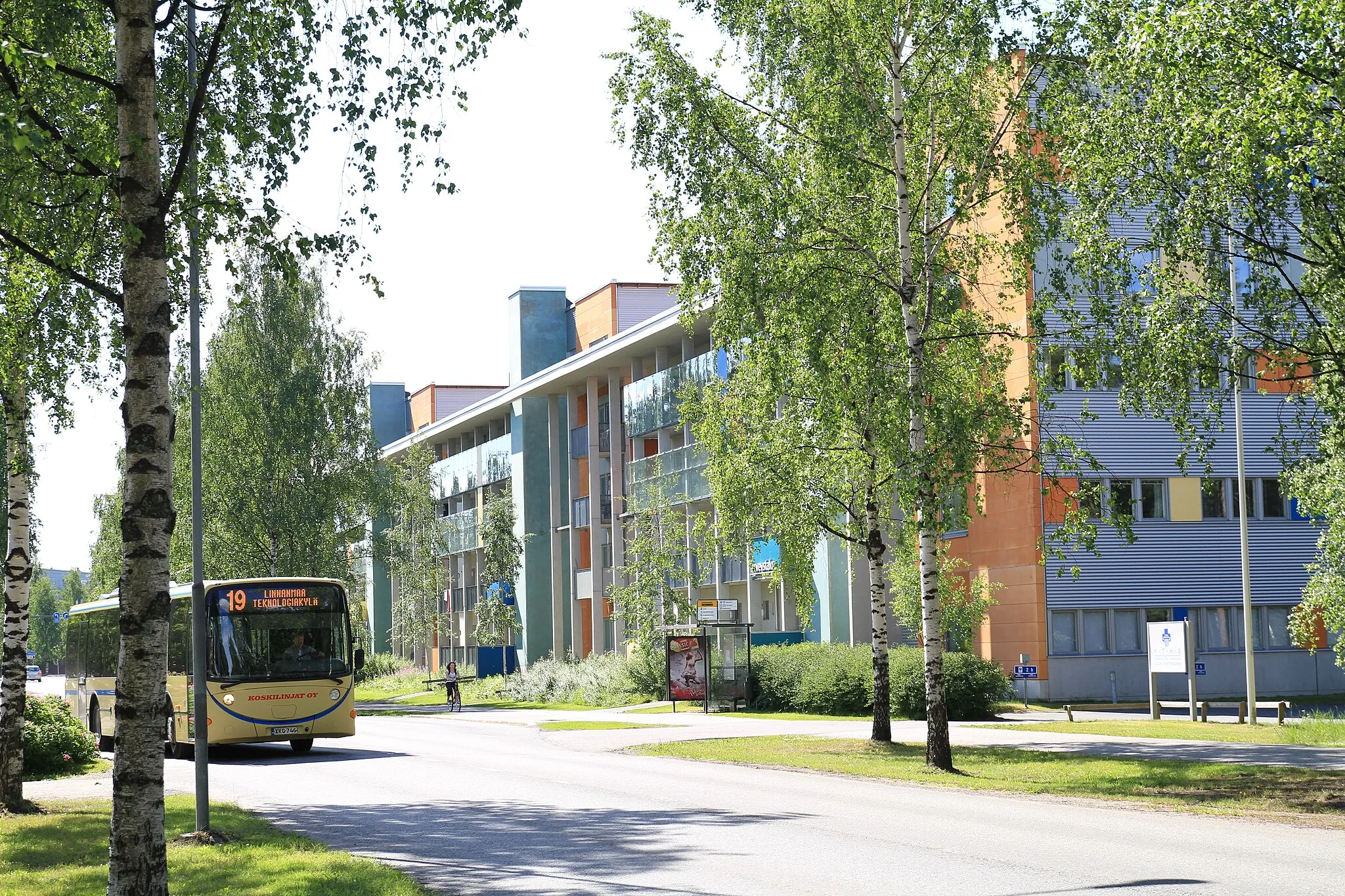 Photo showing: Yliopistokatu street in Linnanmaa, Oulu summer 2010