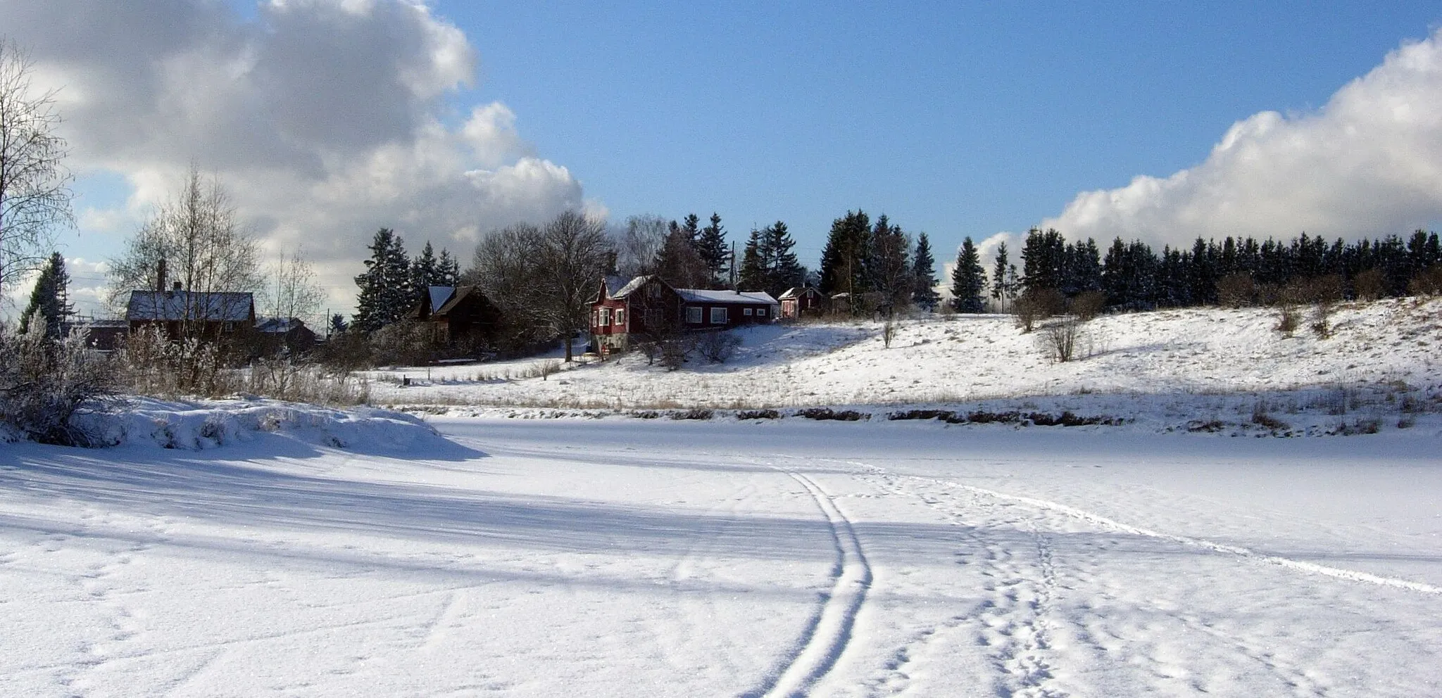 Photo showing: Frozen Aura River (Aurajoki) in Turku, between Koroinen and Nummi.