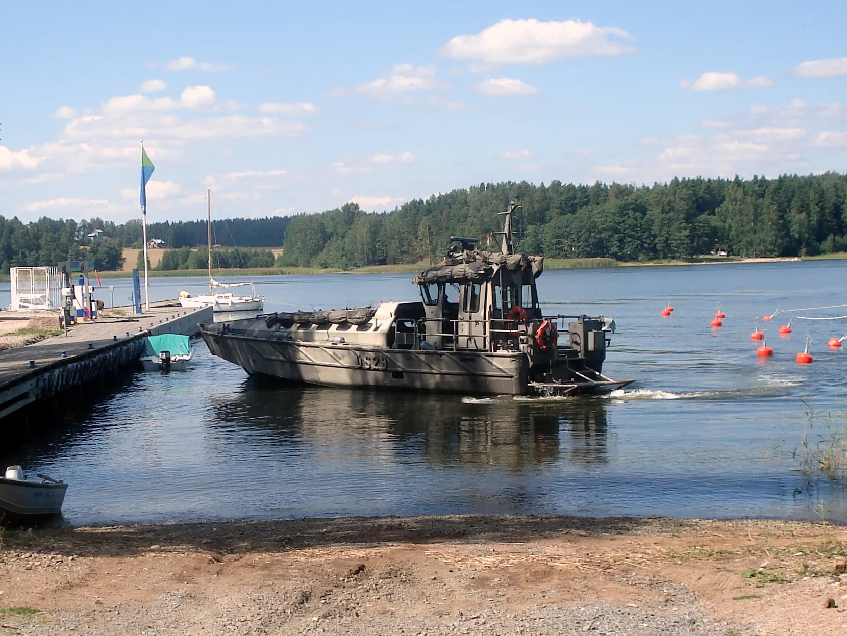 Photo showing: The Jurmo class landing craft is a type of vessel in use by the Finnish Navy. Perniö, Finland.