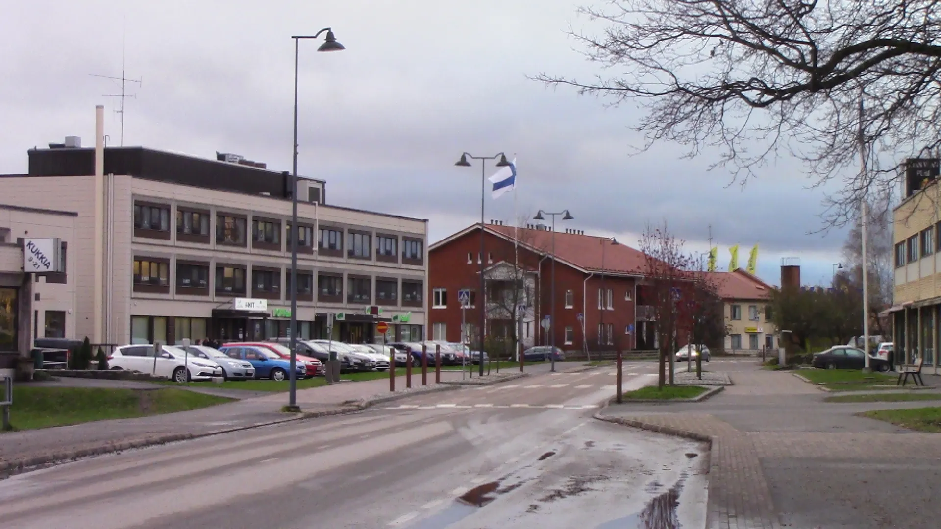 Photo showing: The center of an old municipality of Piikkiö in Kaarina, Finland. The picture's taken from Hadvalantie road.
